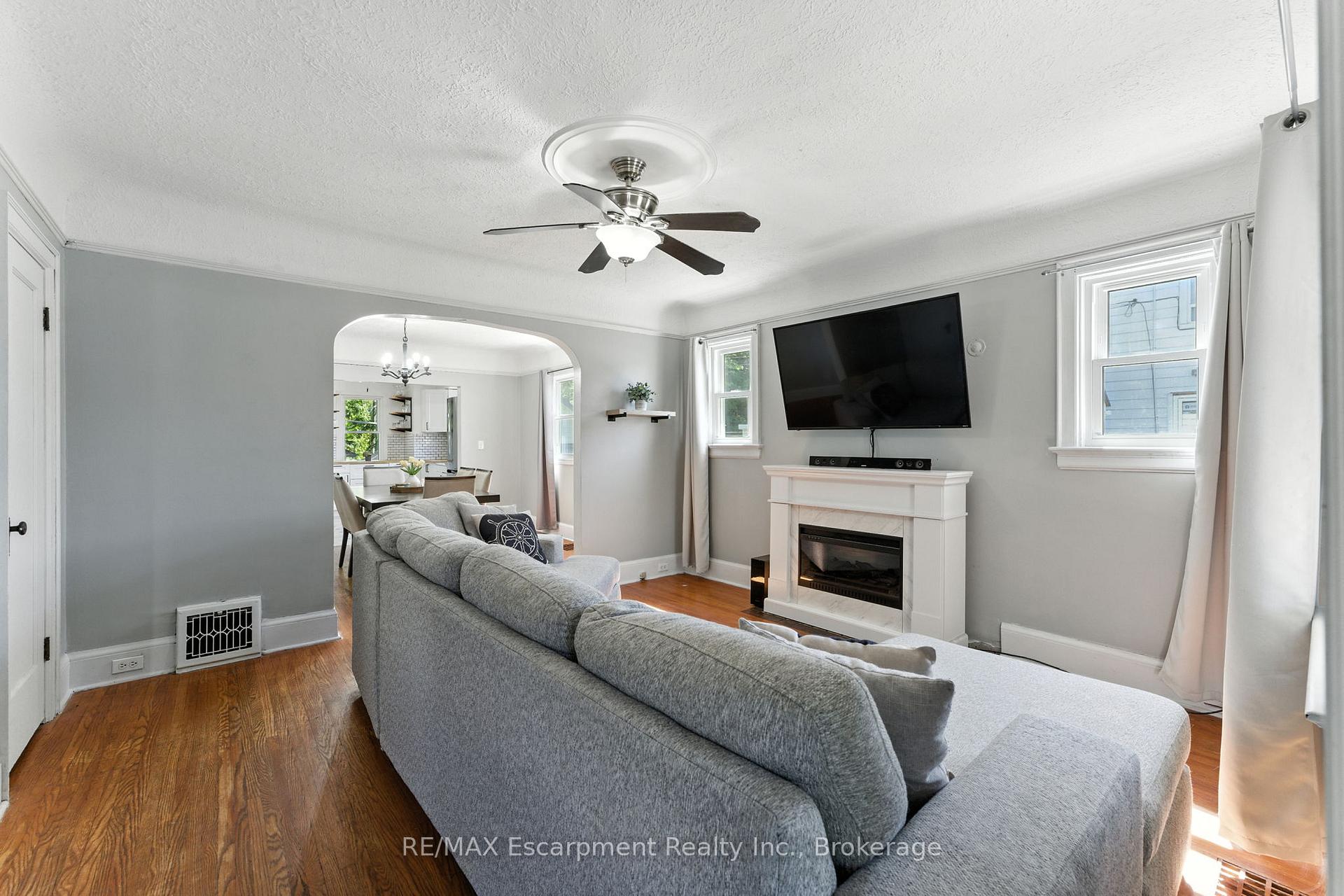 Photo 7 of 103 Orchard Avenue, Norfolk, Simcoe — HOMEH