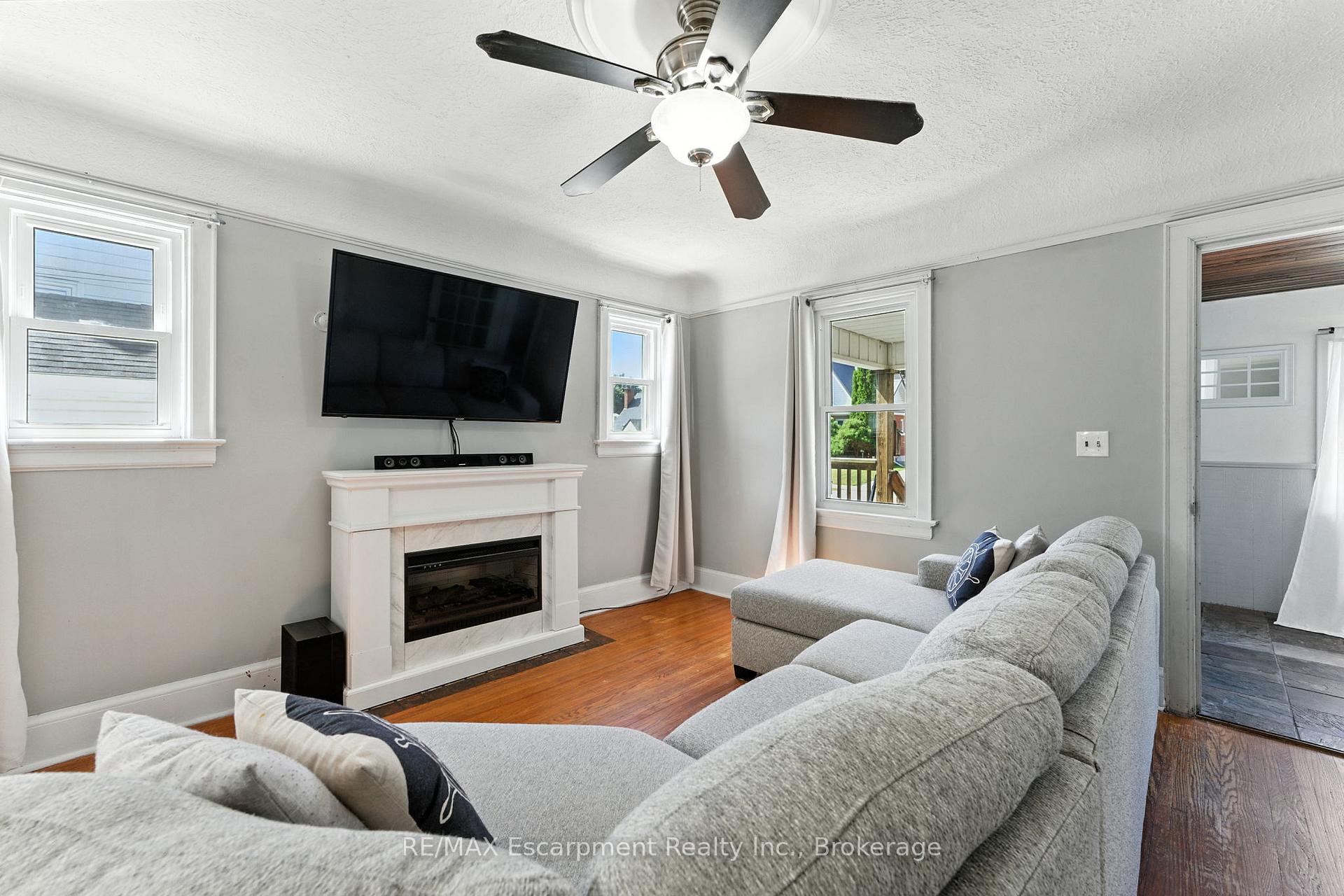 Photo 8 of 103 Orchard Avenue, Norfolk, Simcoe — HOMEH