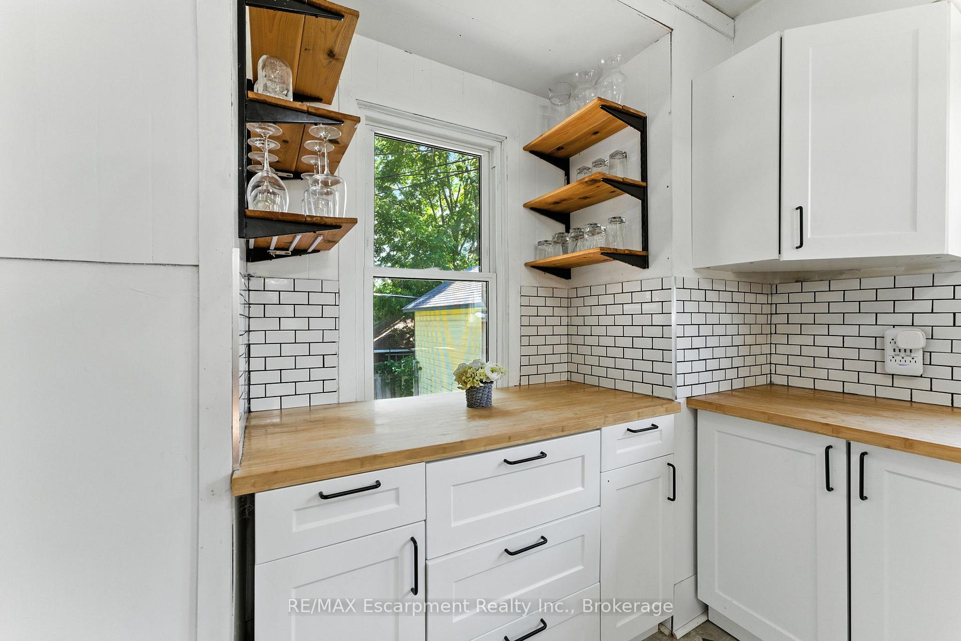Photo 18 of 103 Orchard Avenue, Norfolk, Simcoe — HOMEH