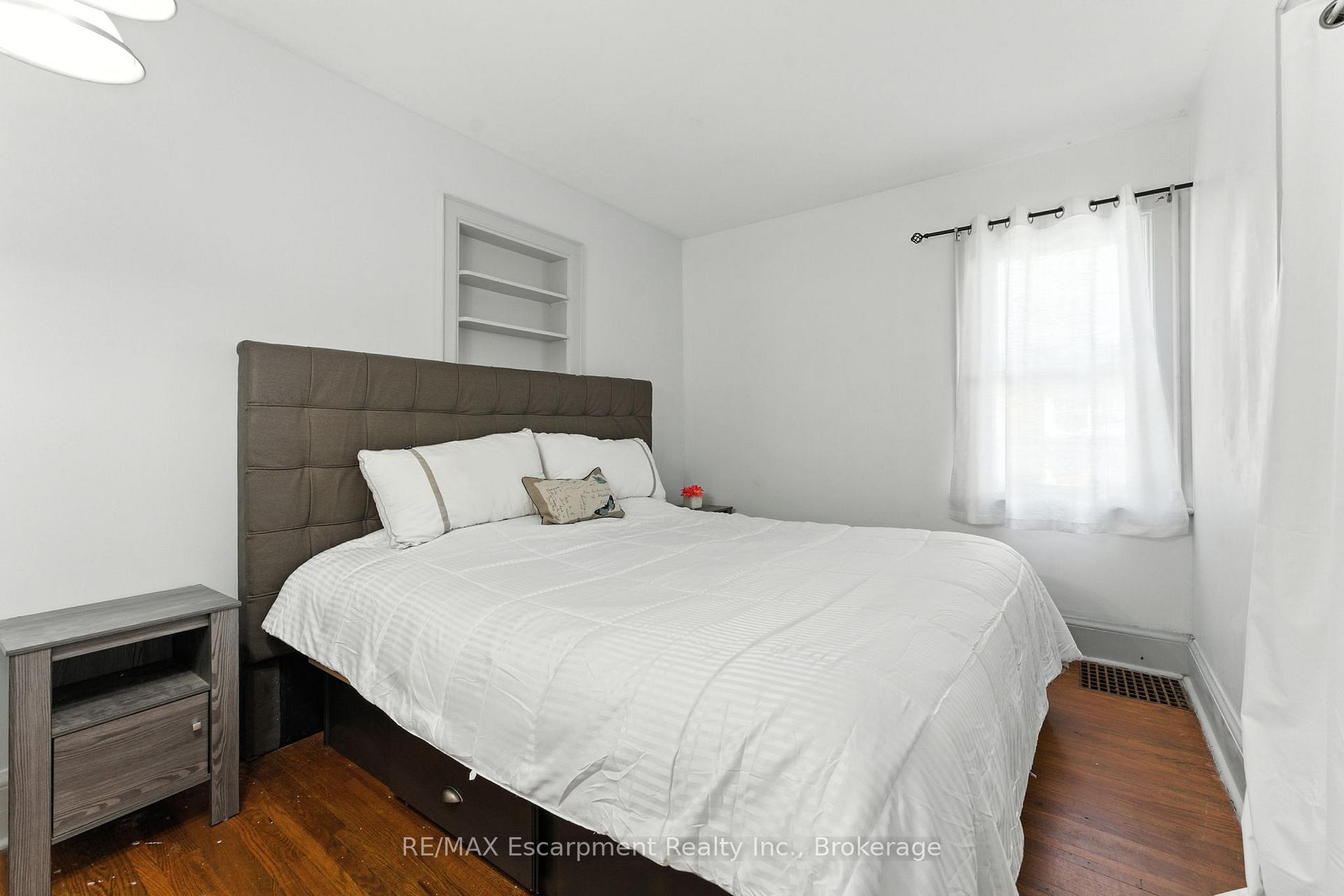 Photo 19 of 103 Orchard Avenue, Norfolk, Simcoe — HOMEH