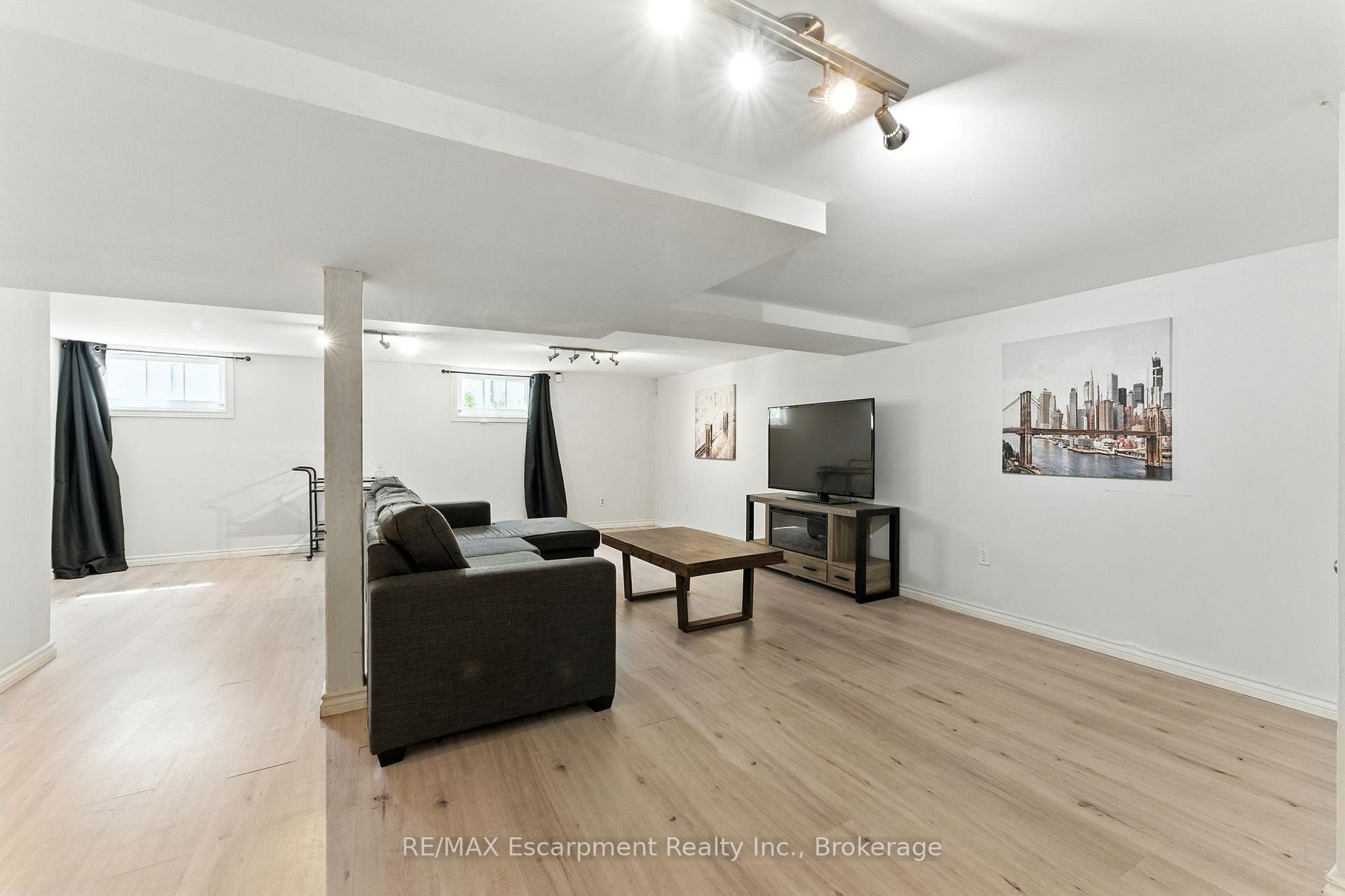 Photo 23 of 103 Orchard Avenue, Norfolk, Simcoe — HOMEH