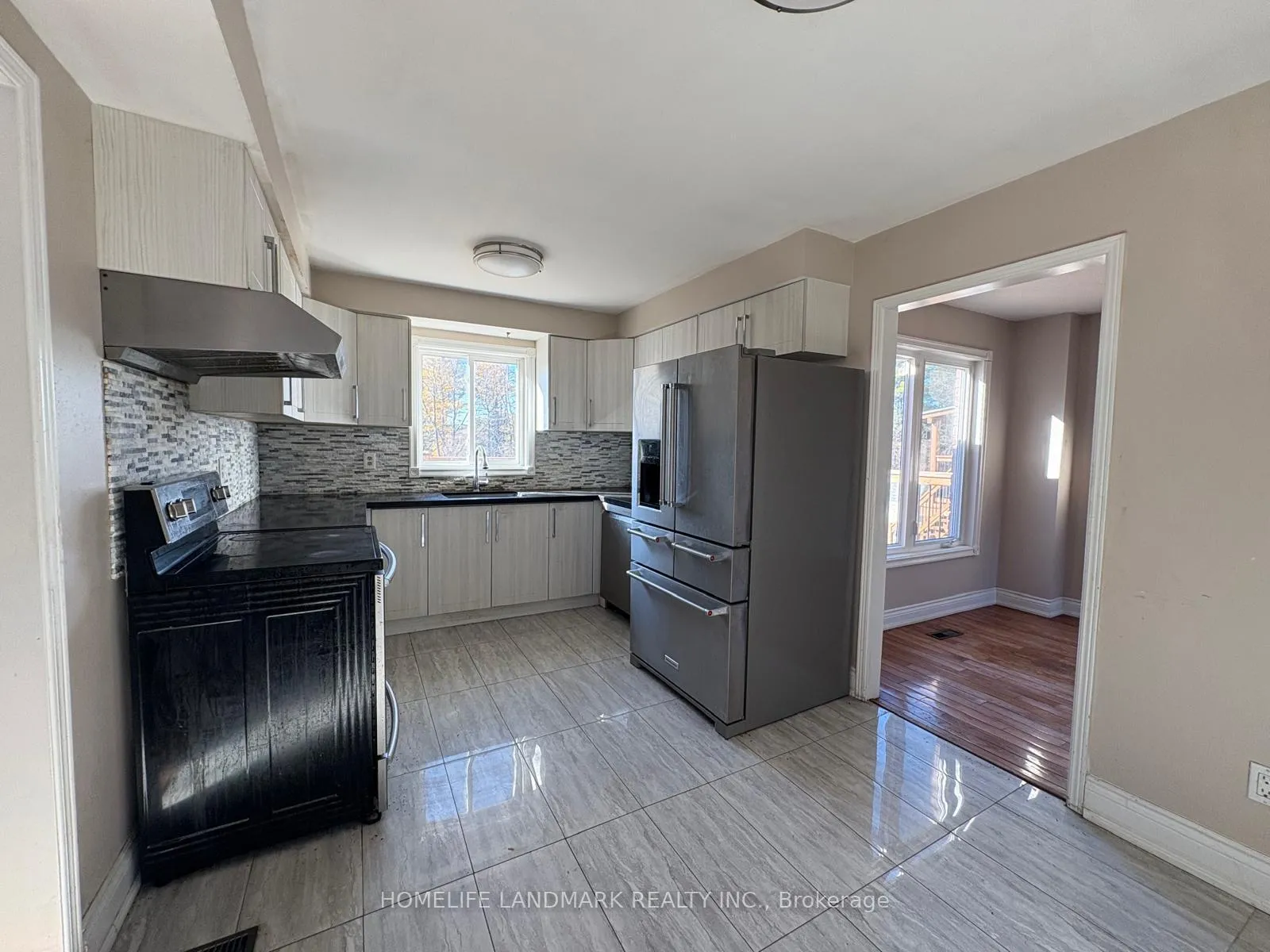 Photo 7 of 2364 Strathmore Crescent, Pickering, Brock Ridge — HOMEH