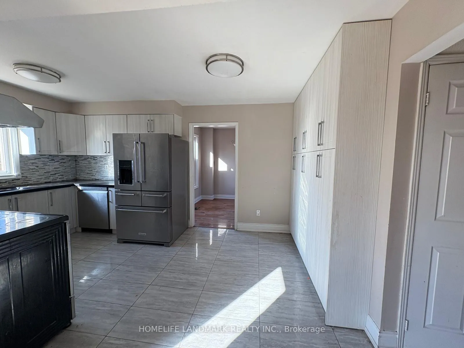 Photo 8 of 2364 Strathmore Crescent, Pickering, Brock Ridge — HOMEH
