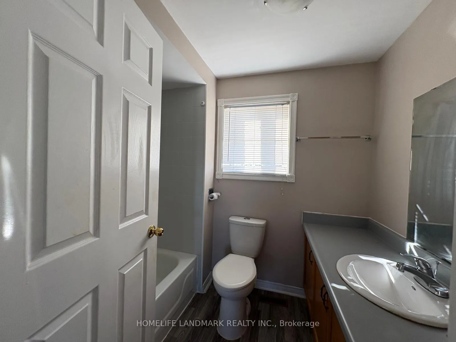 Photo 14 of 2364 Strathmore Crescent, Pickering, Brock Ridge — HOMEH