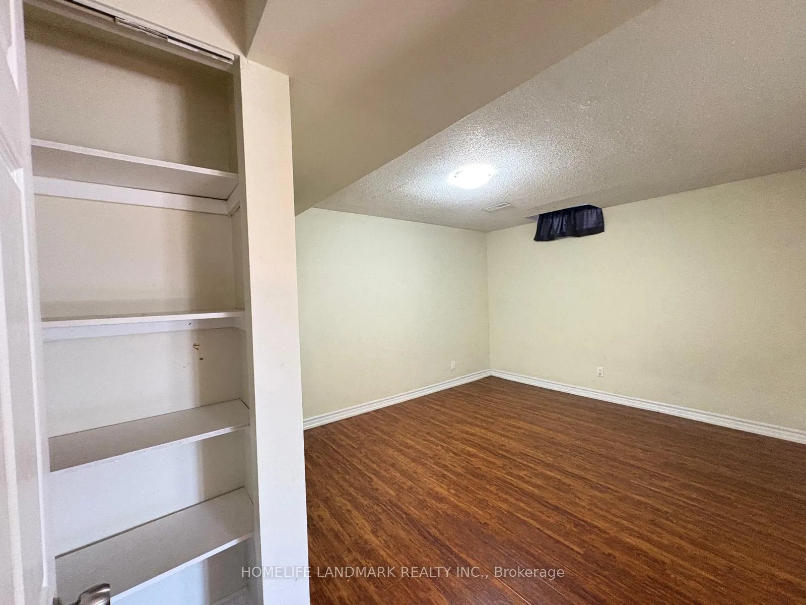 Photo 20 of 2364 Strathmore Crescent, Pickering, Brock Ridge — HOMEH