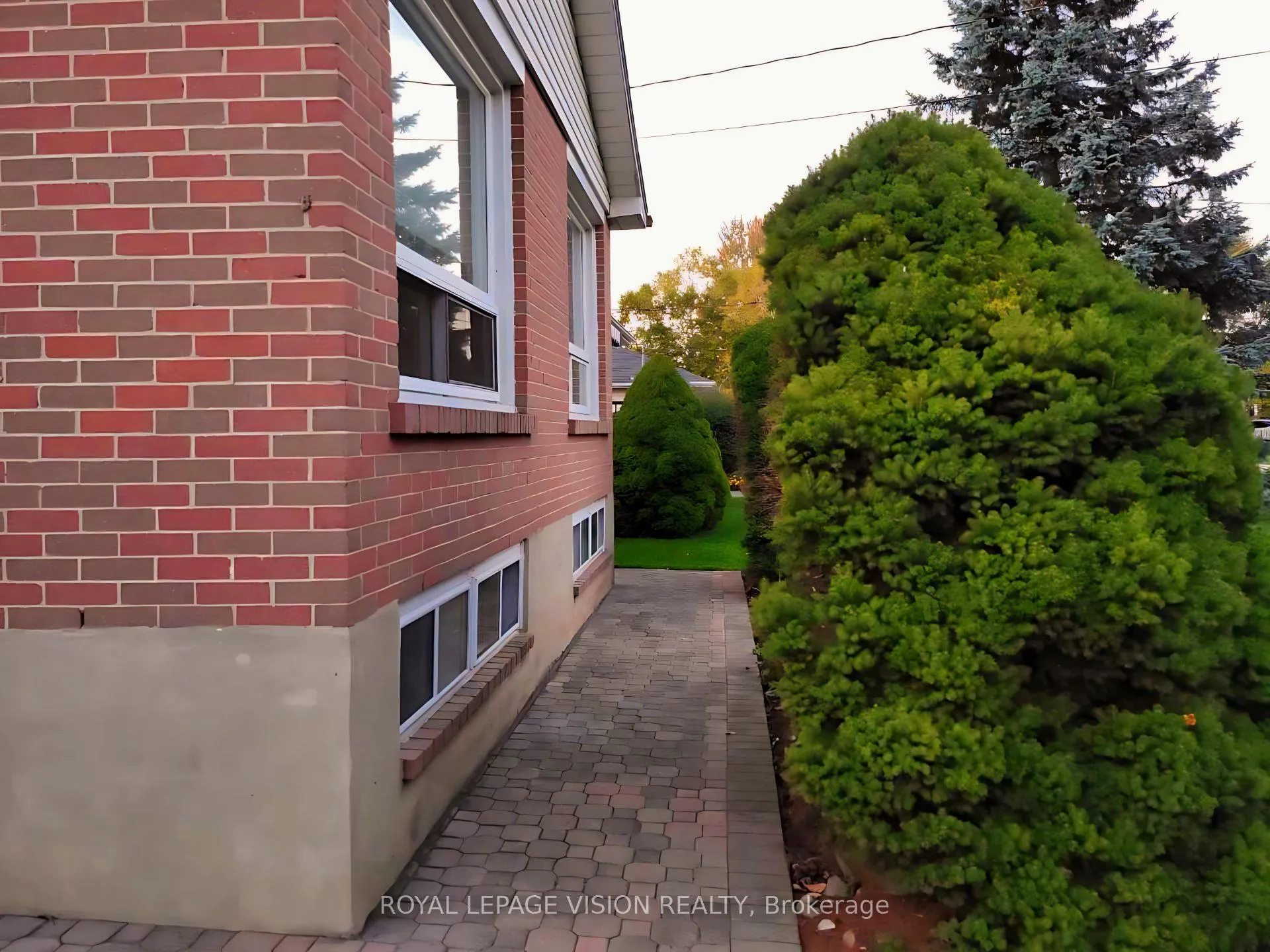 Photo 2 of Unit BSMT, 696 Victory Drive, Pickering, West Shore — HOMEH