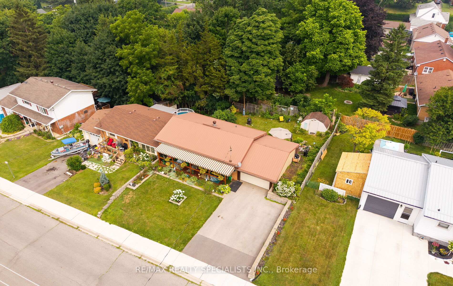 Photo 2 of 49 Parker Drive, Norfolk, Simcoe — HOMEH