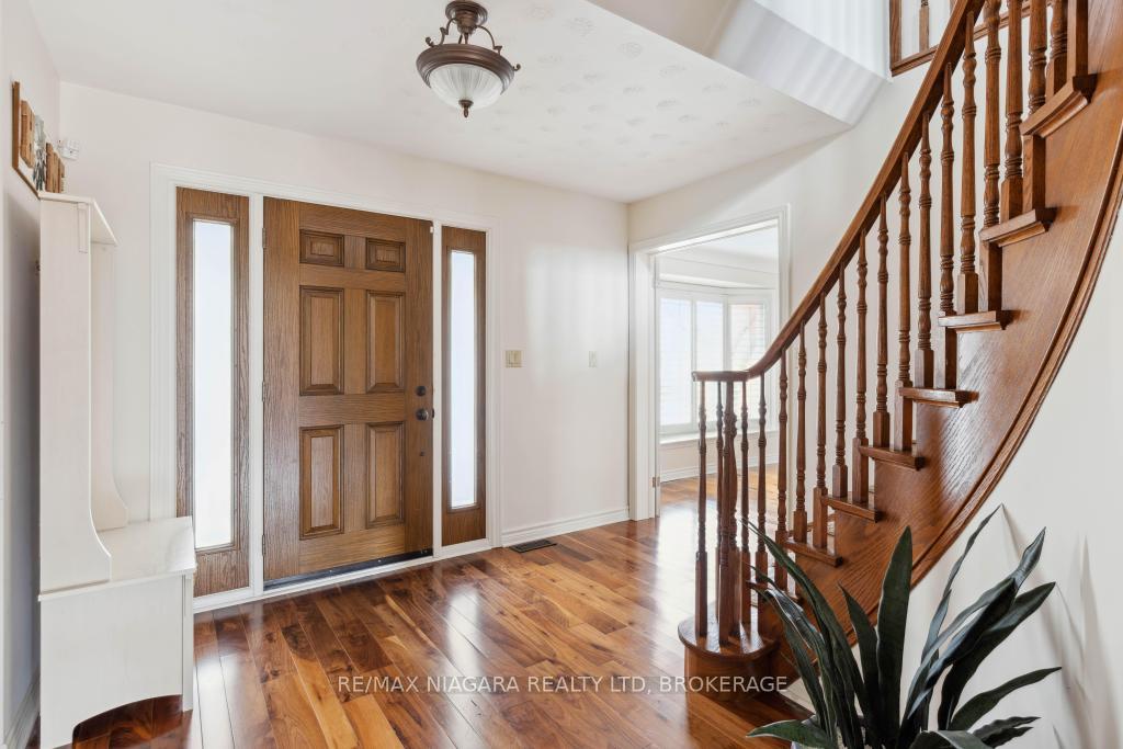Photo 4 of 19 Fern Gate, Pelham, Fonthill — HOMEH