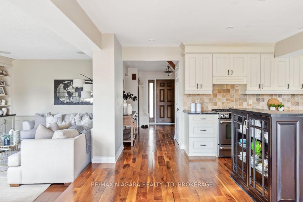Photo 11 of 19 Fern Gate, Pelham, Fonthill — HOMEH