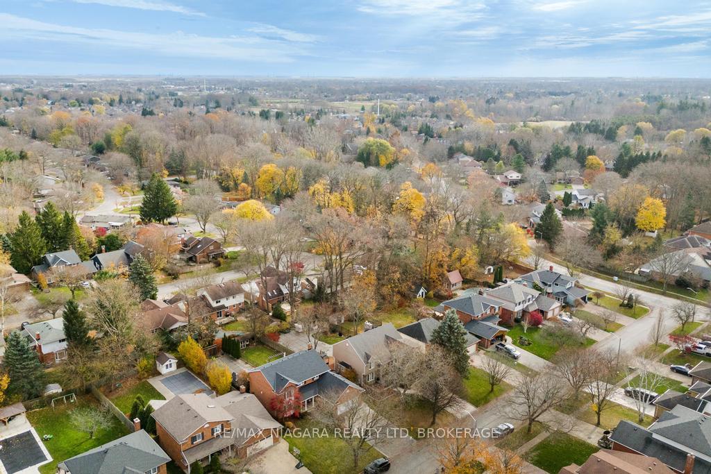 Photo 38 of 19 Fern Gate, Pelham, Fonthill — HOMEH
