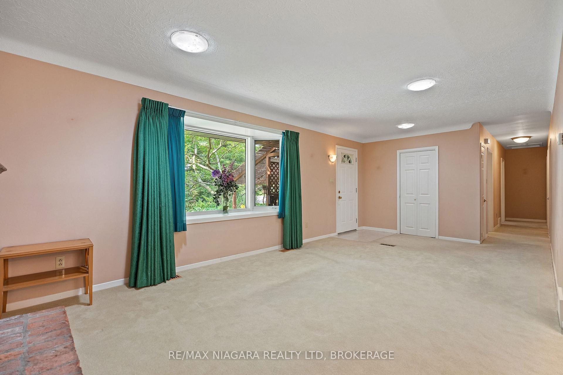 Photo 6 of 1183 Haist Street, Pelham, Fonthill — HOMEH