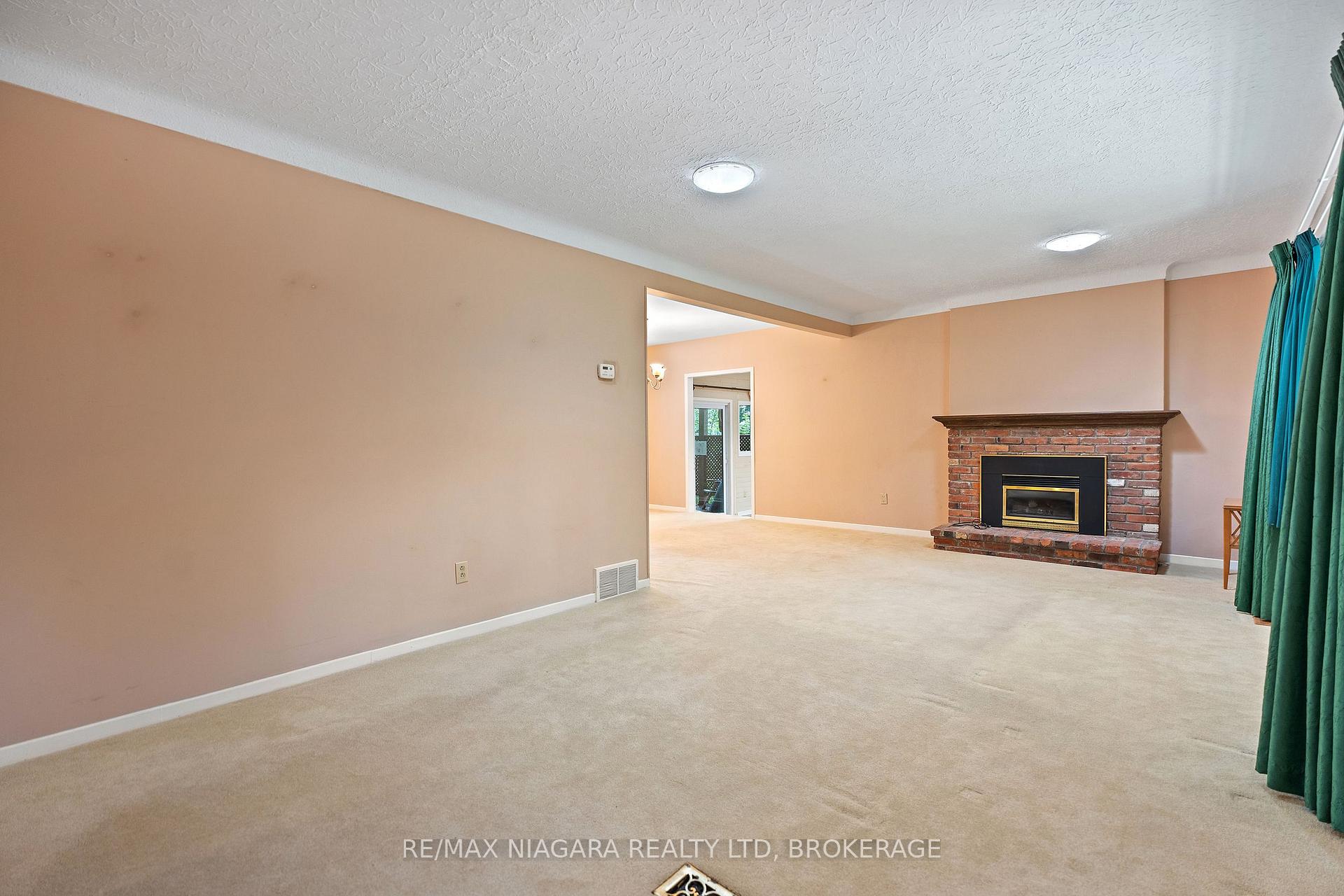 Photo 7 of 1183 Haist Street, Pelham, Fonthill — HOMEH