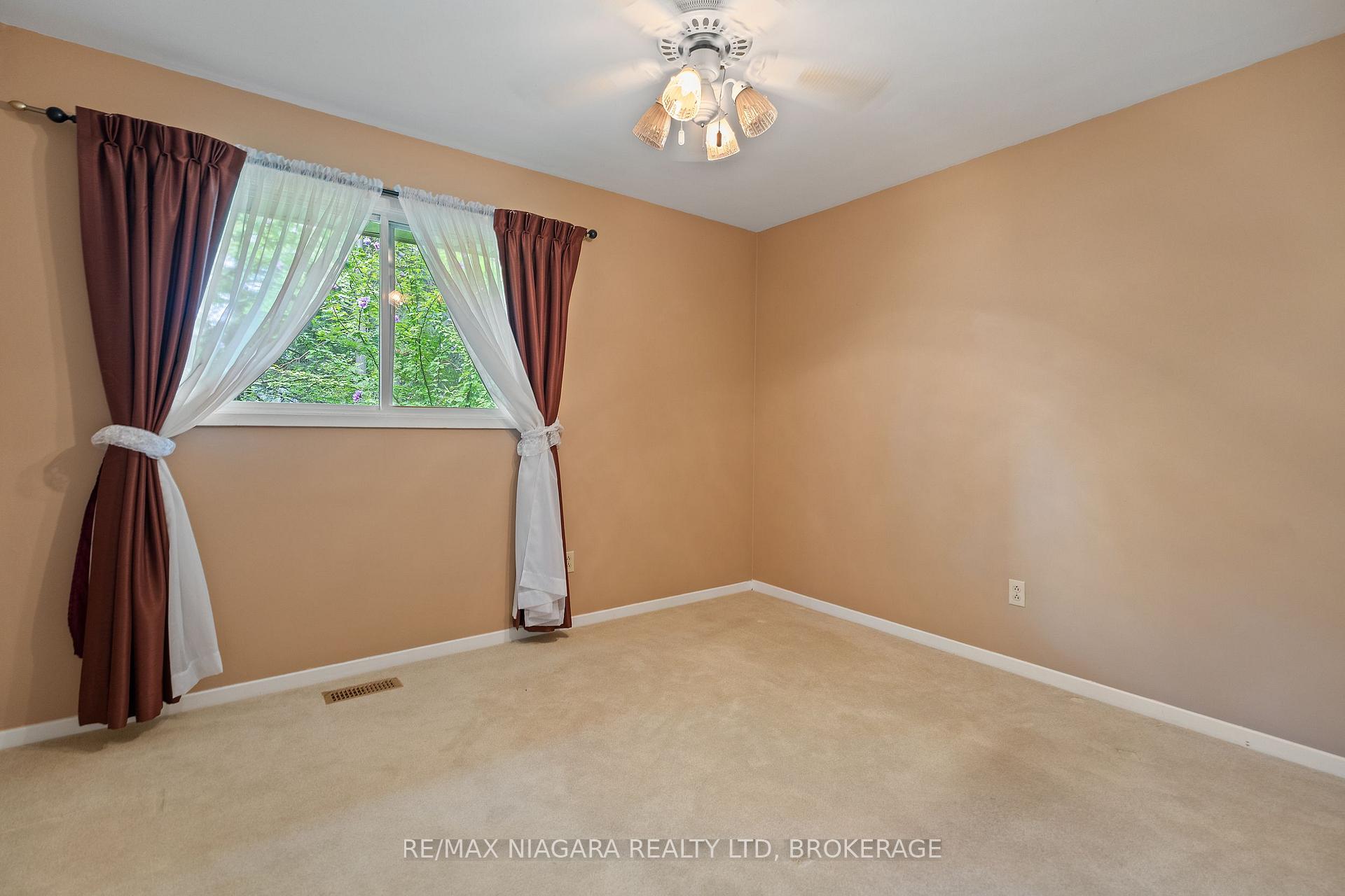Photo 17 of 1183 Haist Street, Pelham, Fonthill — HOMEH
