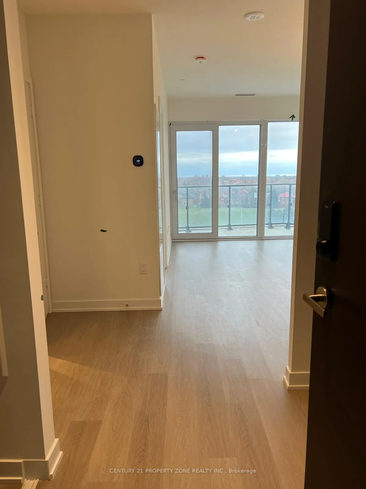 Photo 7 of Unit 521, 448 Burmhamthorpe Road W, Mississauga, City Centre — HOMEH