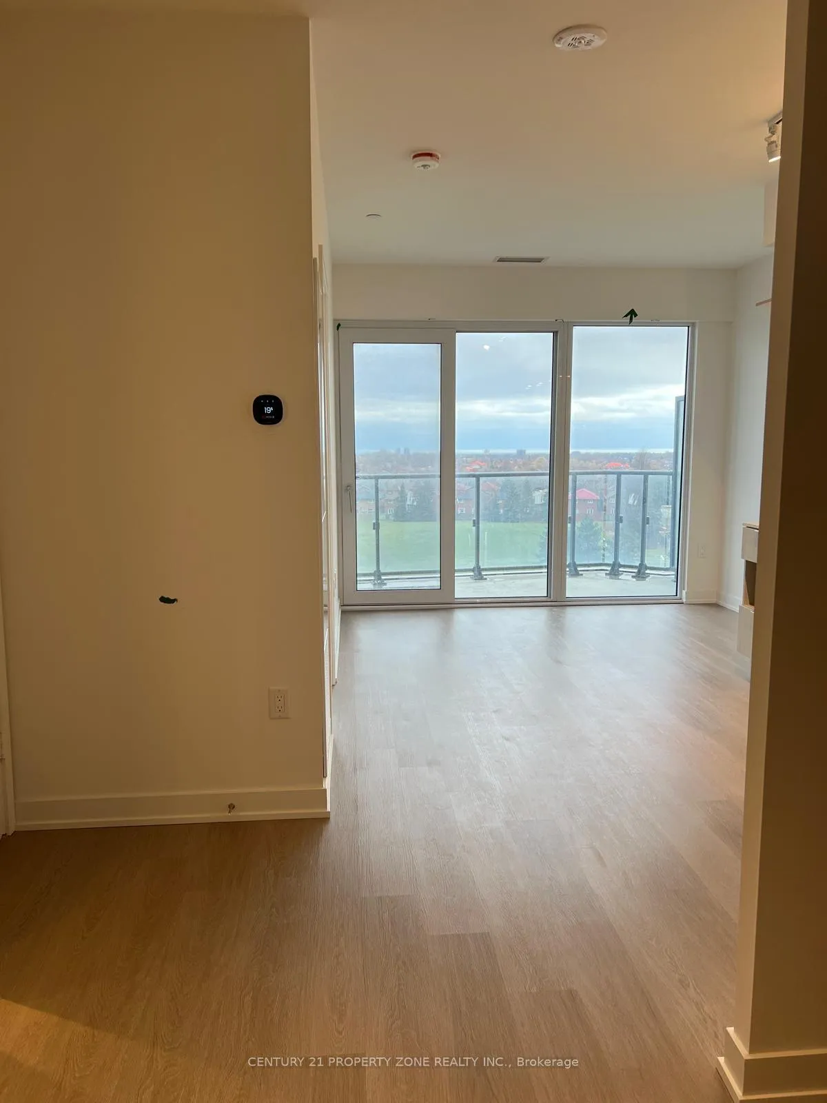 Photo 8 of Unit 521, 448 Burmhamthorpe Road W, Mississauga, City Centre — HOMEH