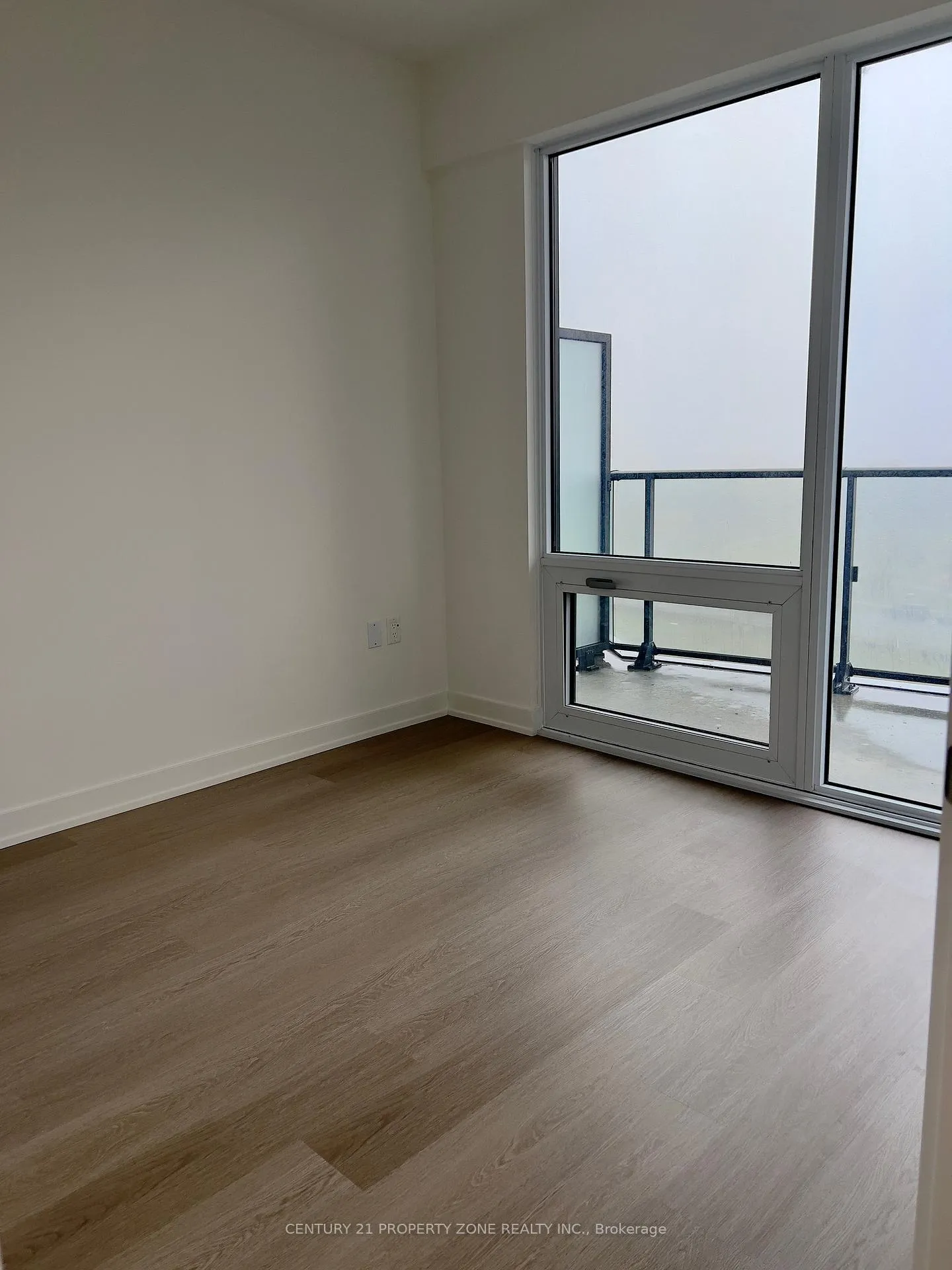 Photo 10 of Unit 521, 448 Burmhamthorpe Road W, Mississauga, City Centre — HOMEH