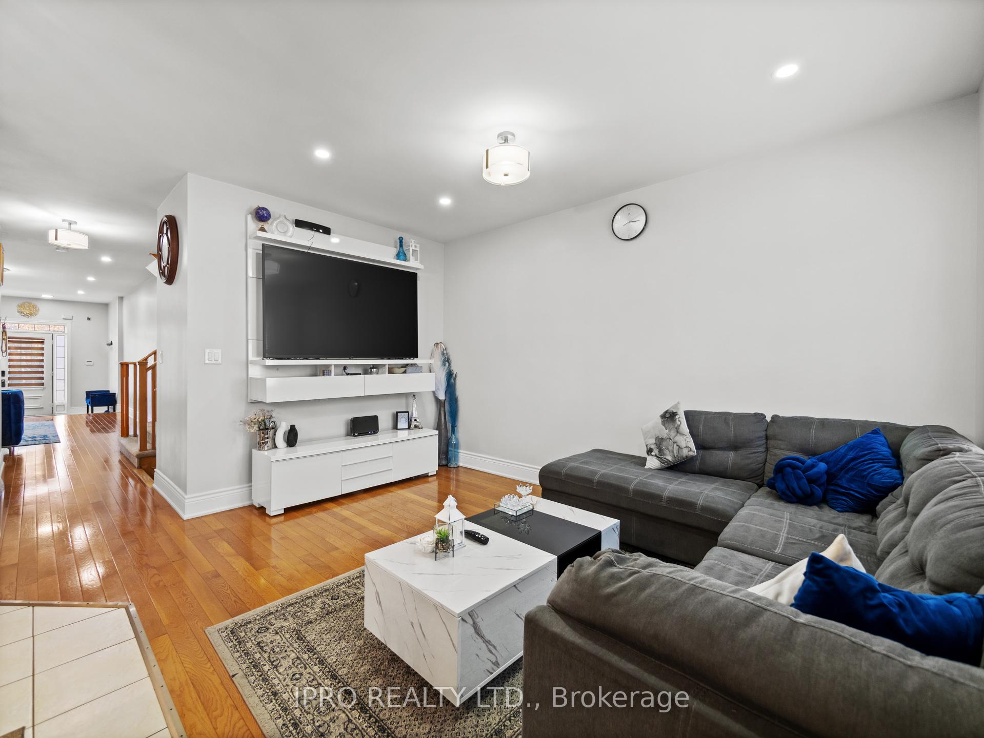 Photo 13 of 346 Landsborough Avenue, Milton, Scott — HOMEH