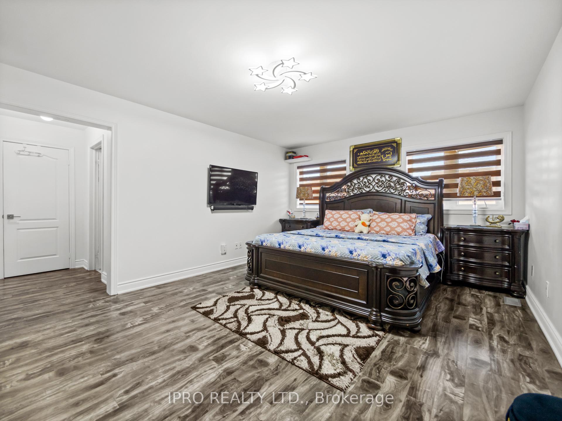 Photo 26 of 346 Landsborough Avenue, Milton, Scott — HOMEH