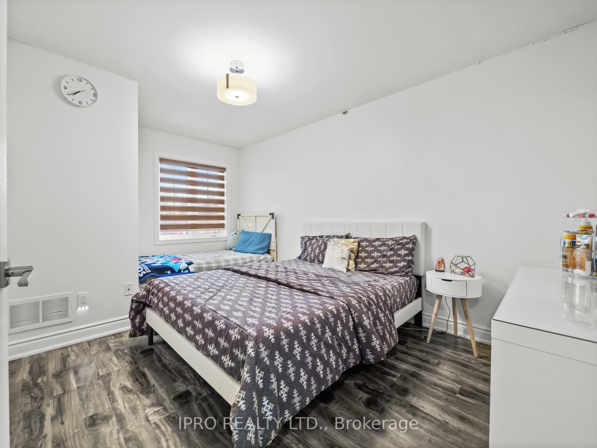 Photo 30 of 346 Landsborough Avenue, Milton, Scott — HOMEH