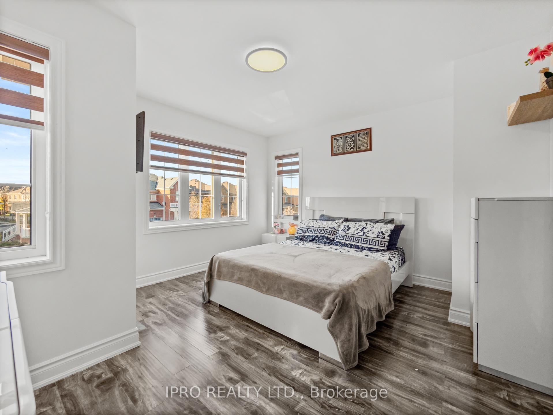 Photo 32 of 346 Landsborough Avenue, Milton, Scott — HOMEH