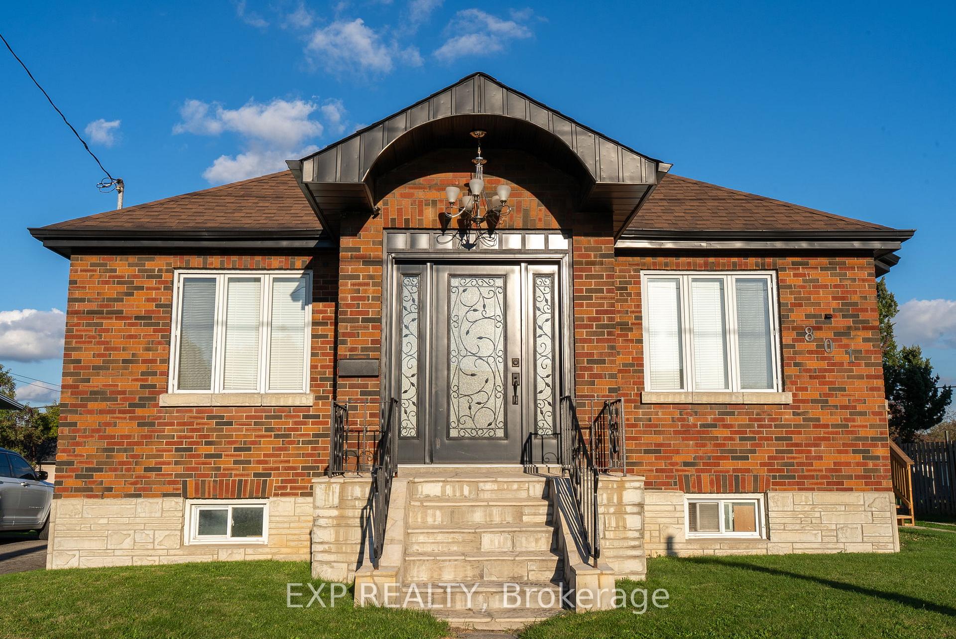 Front of 801 Ritson Road S