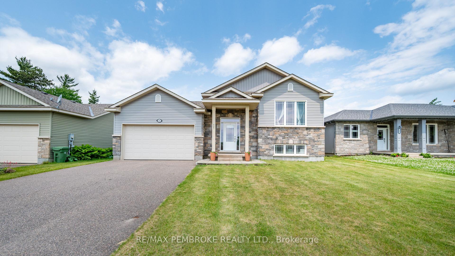 Front of 547 Gardner Crescent