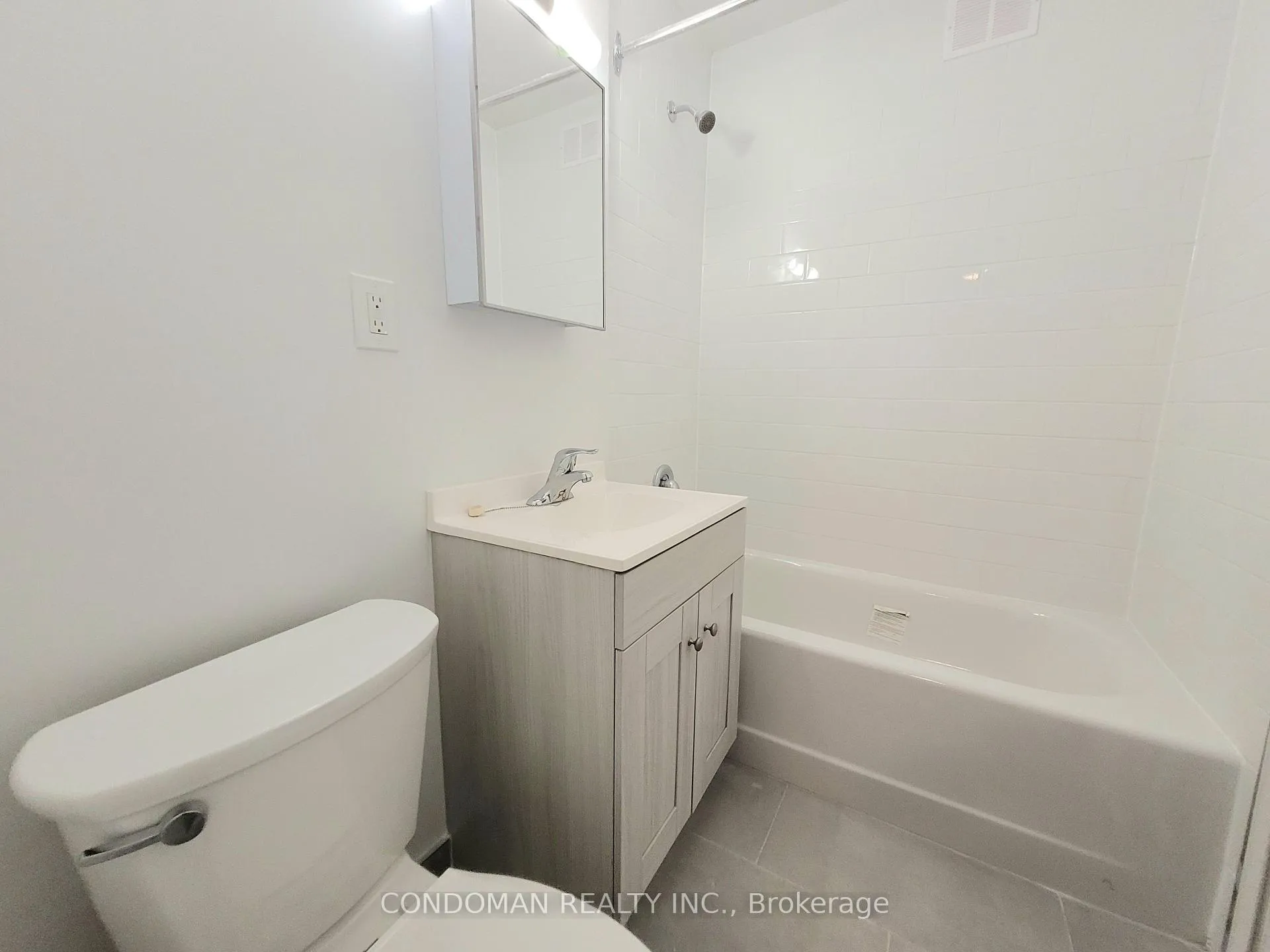 Photo 7 of Unit 303, 852 Broadview Avenue, Toronto, Playter Estates-Danforth — HOMEH