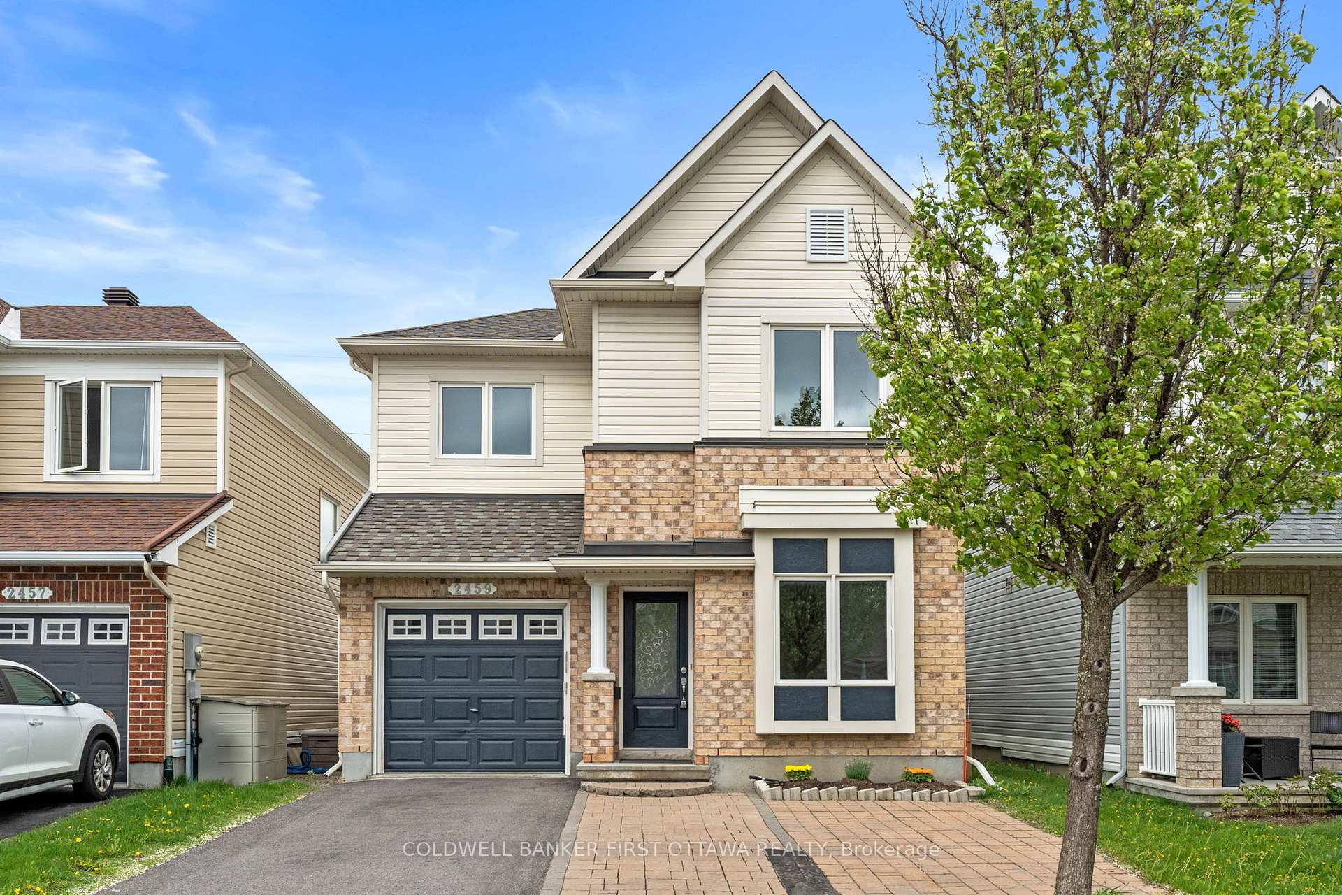 Front of 2459 Esprit Drive