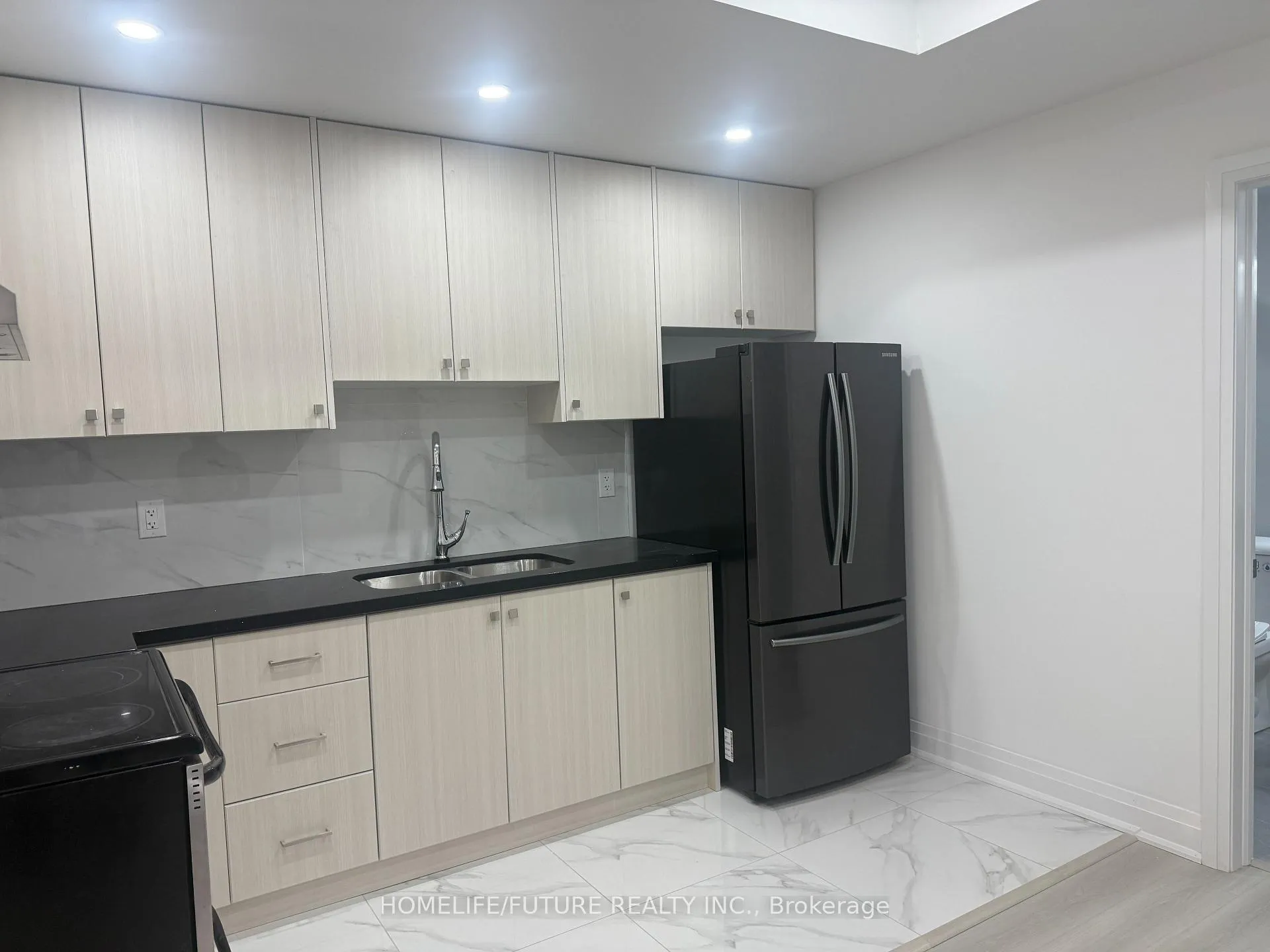 Photo 4 of 2649 Apricot Lane, Pickering, Rural Pickering — HOMEH