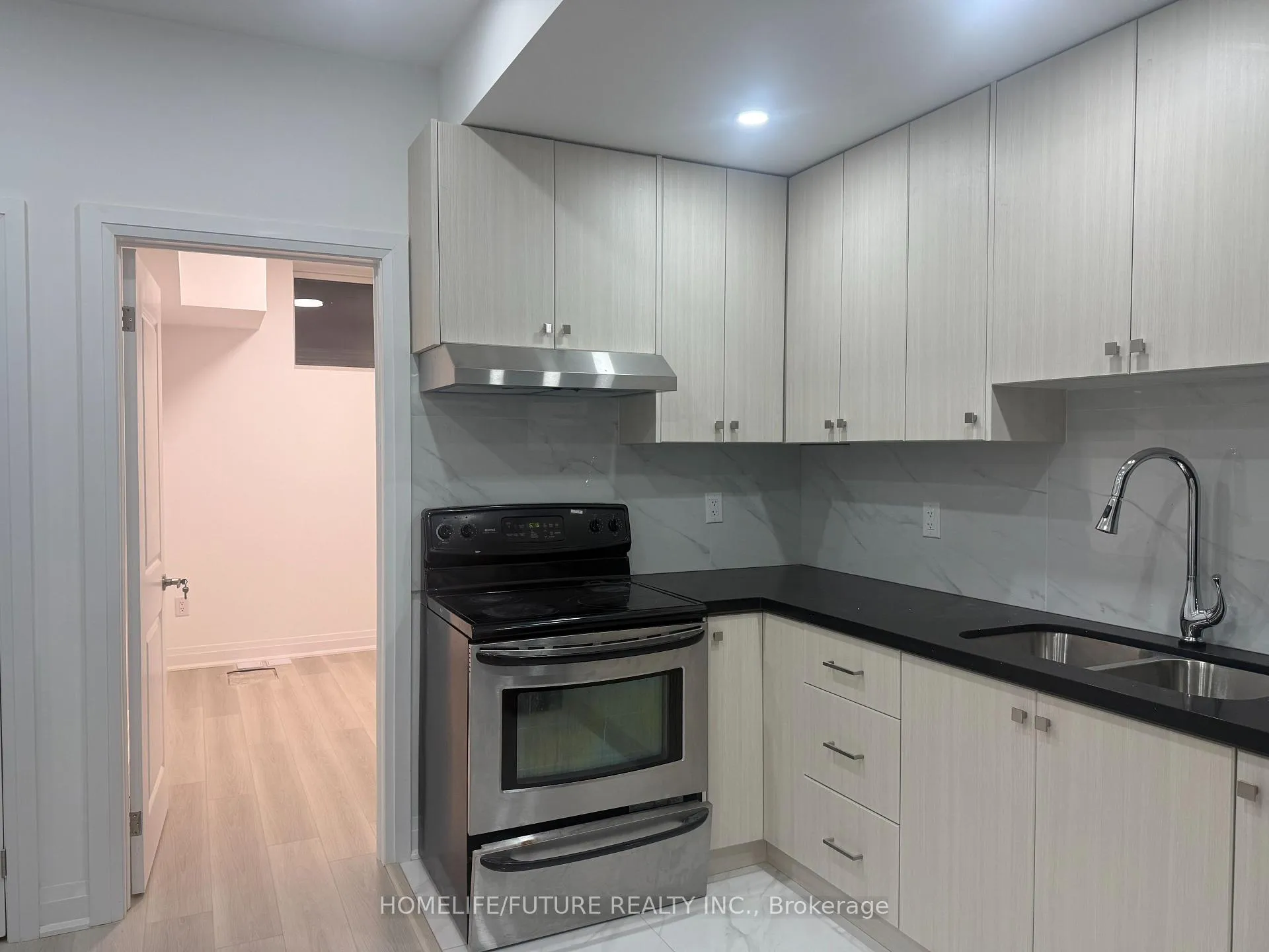 Photo 5 of 2649 Apricot Lane, Pickering, Rural Pickering — HOMEH