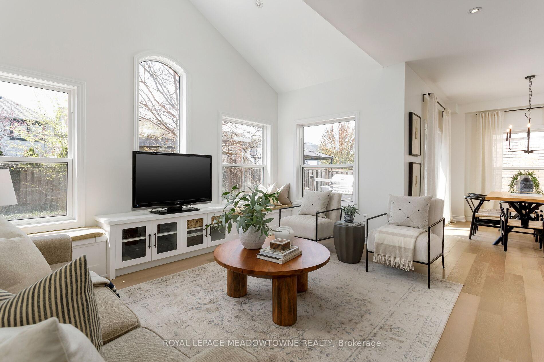 Photo 5 of 1083 Easterbrook Crescent, Milton, Coates — HOMEH