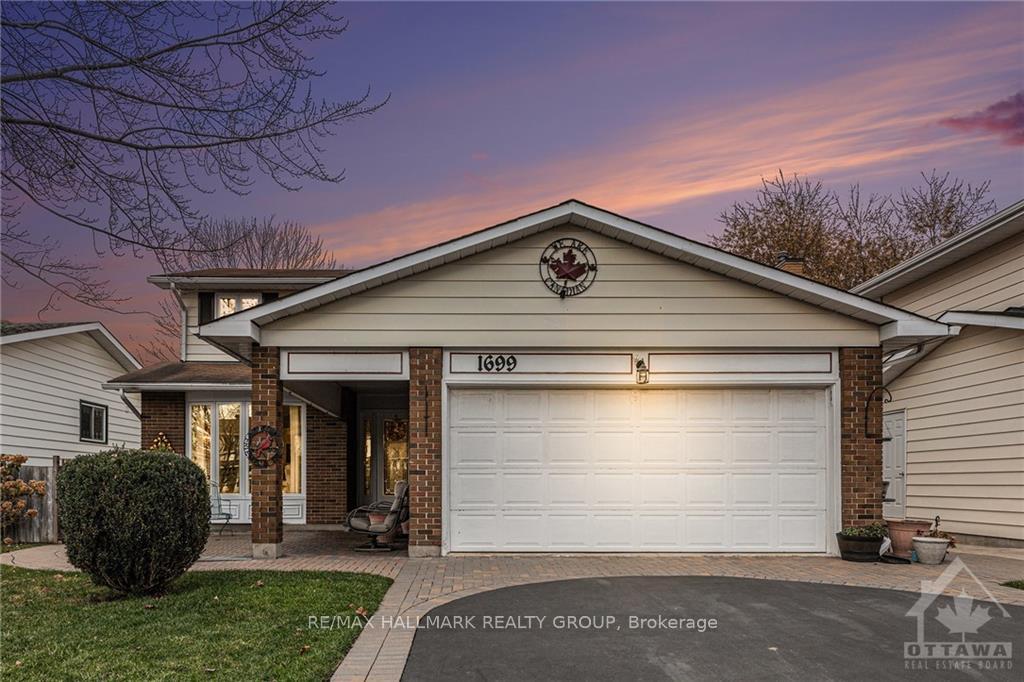 Front of 1699 Fieldstone Crescent