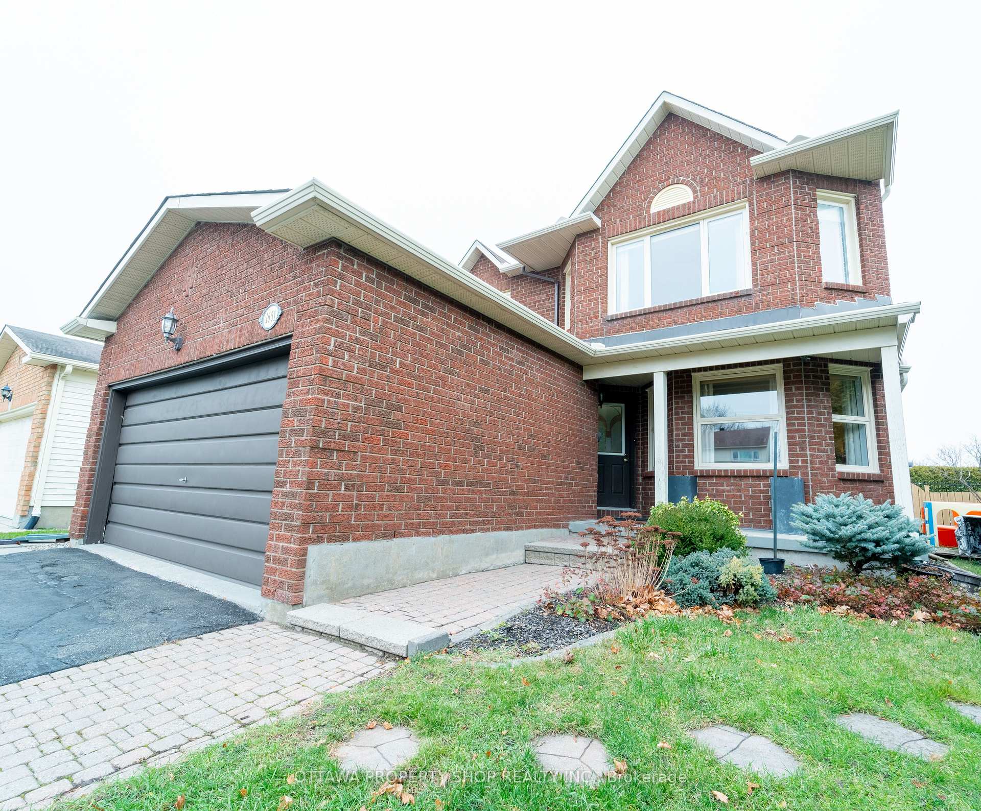 Front of 1651 Westport Crescent