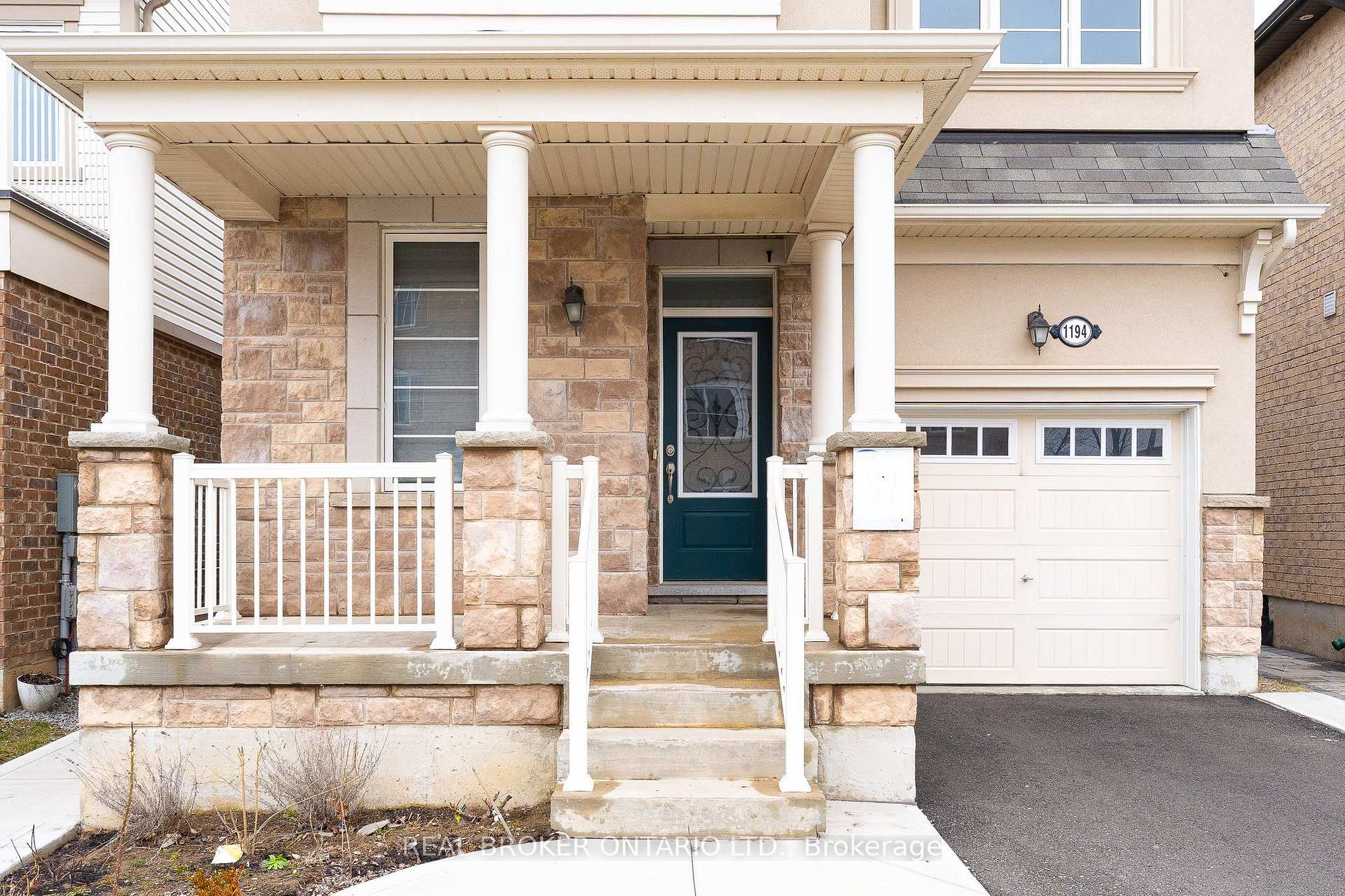 Photo 2 of 1194 Duignan Crescent, Milton, Ford — HOMEH