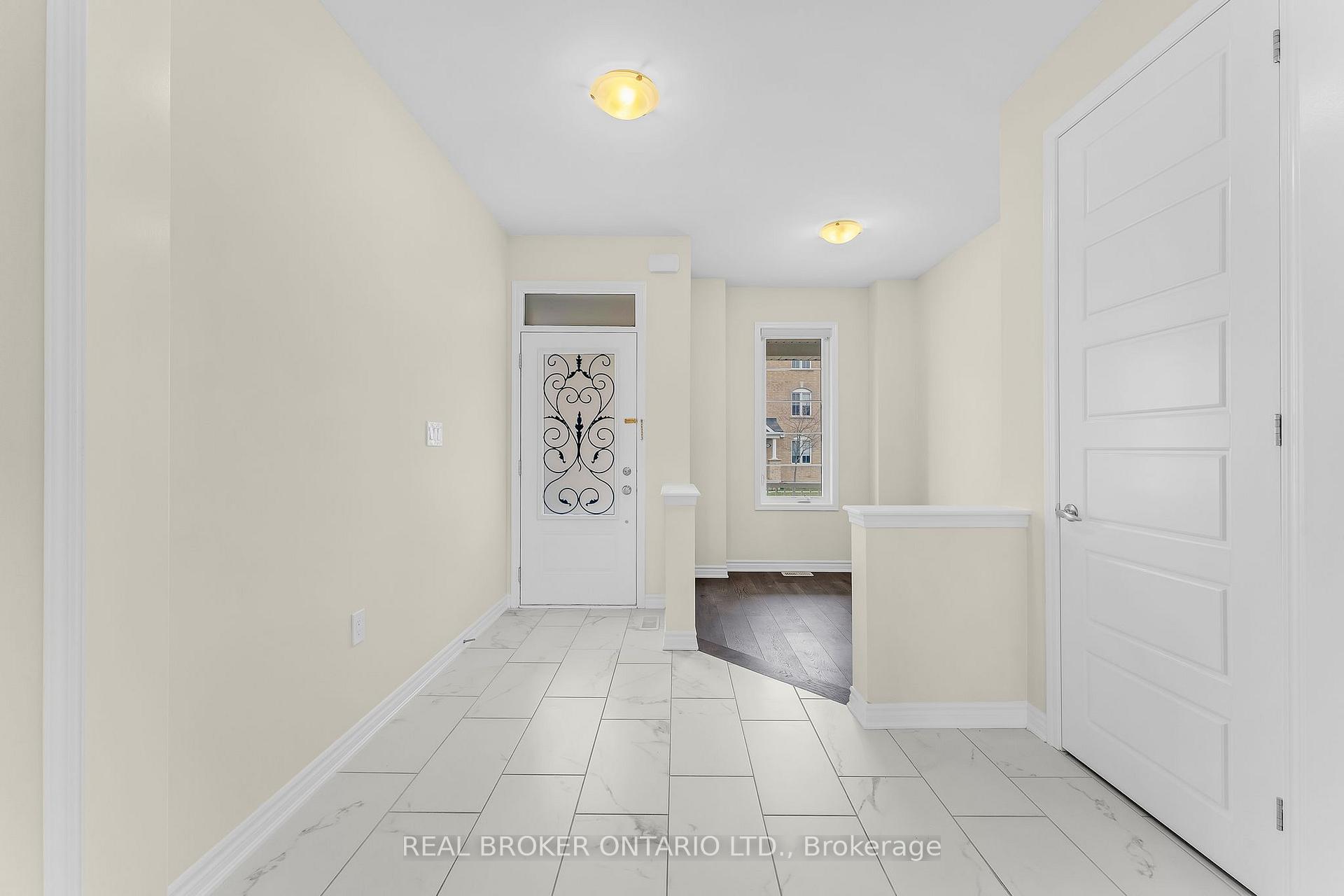 Photo 3 of 1194 Duignan Crescent, Milton, Ford — HOMEH