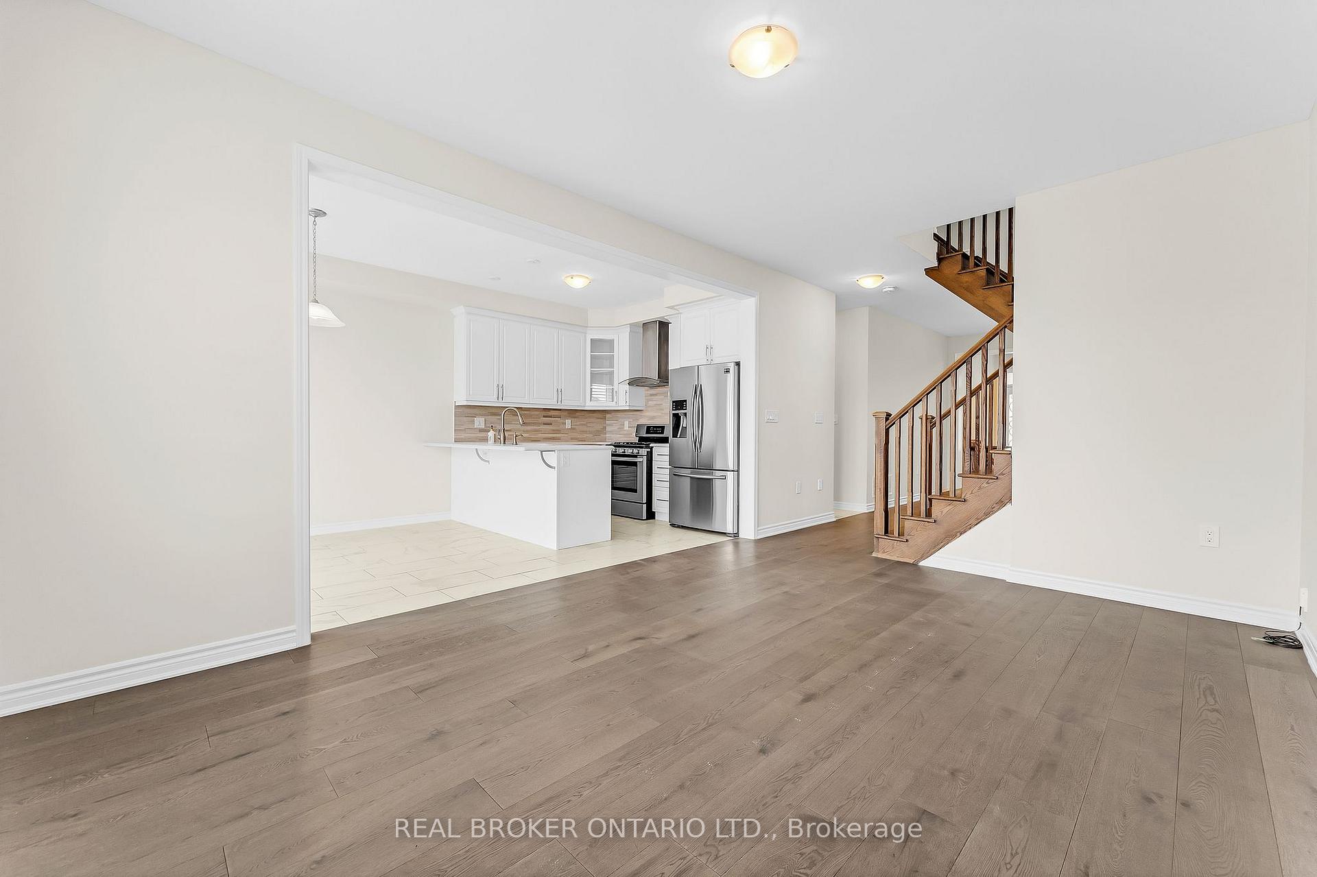 Photo 6 of 1194 Duignan Crescent, Milton, Ford — HOMEH