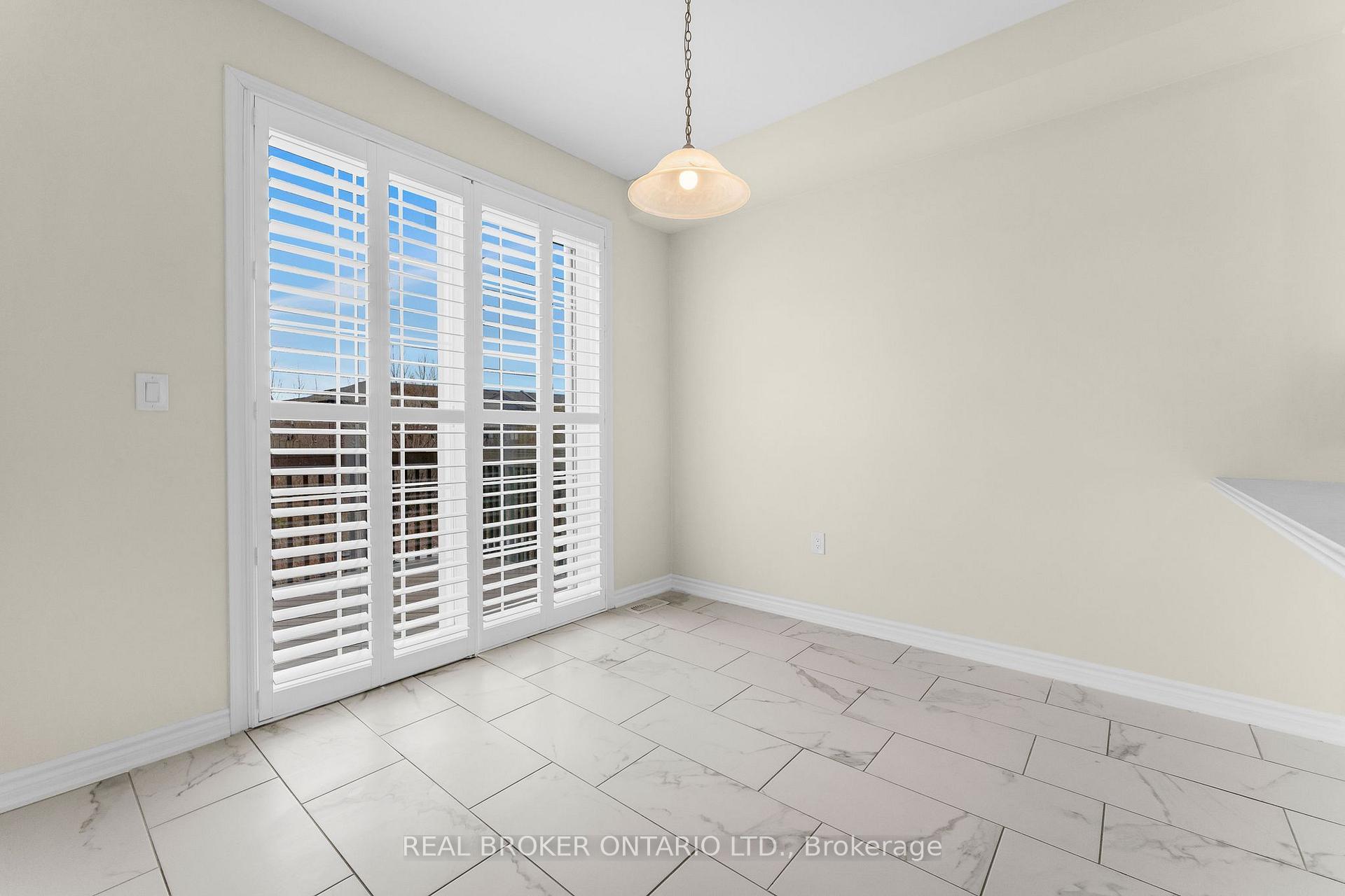 Photo 9 of 1194 Duignan Crescent, Milton, Ford — HOMEH
