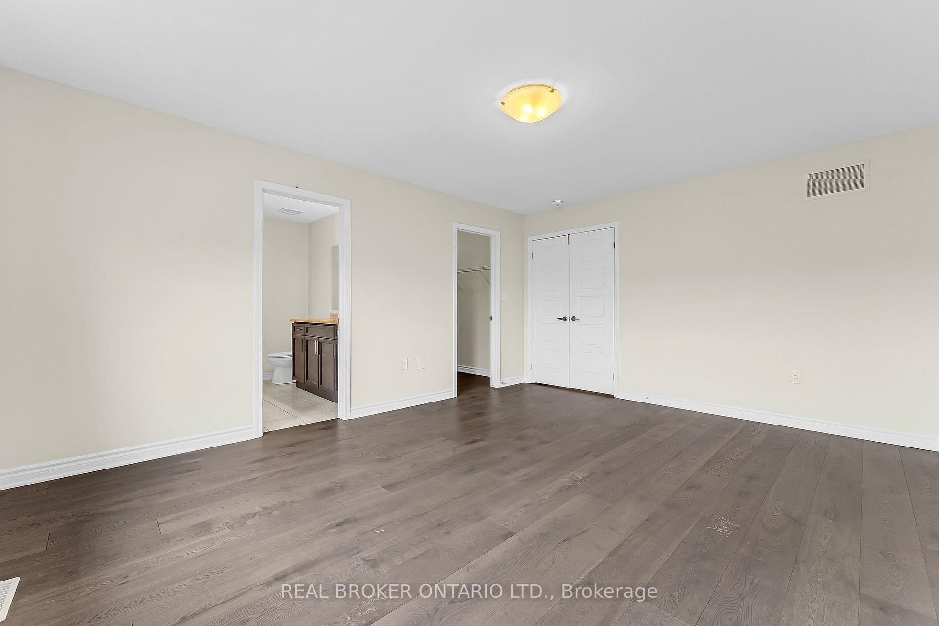 Photo 12 of 1194 Duignan Crescent, Milton, Ford — HOMEH