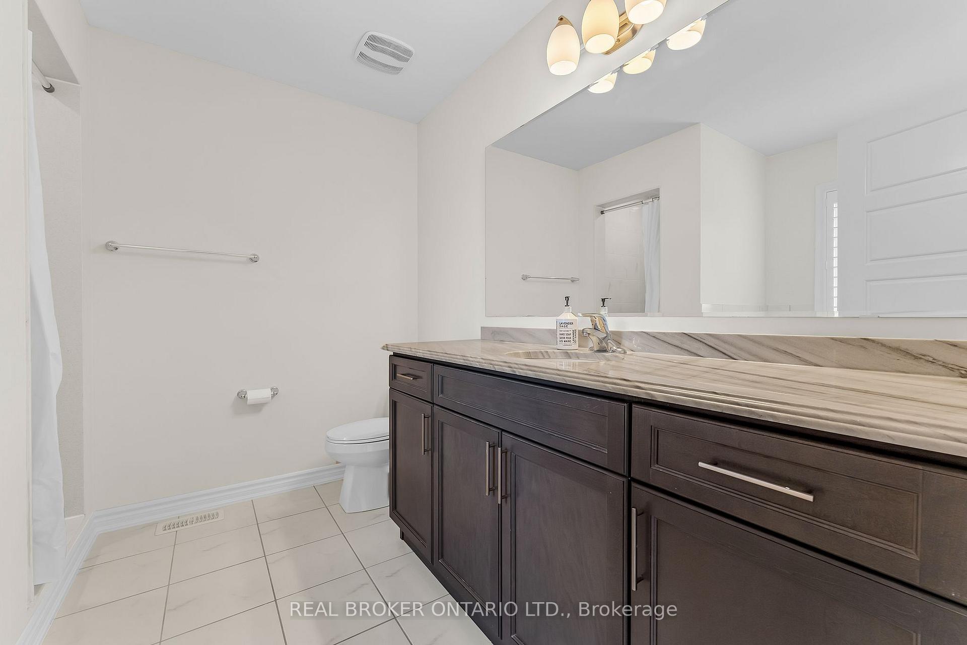 Photo 14 of 1194 Duignan Crescent, Milton, Ford — HOMEH