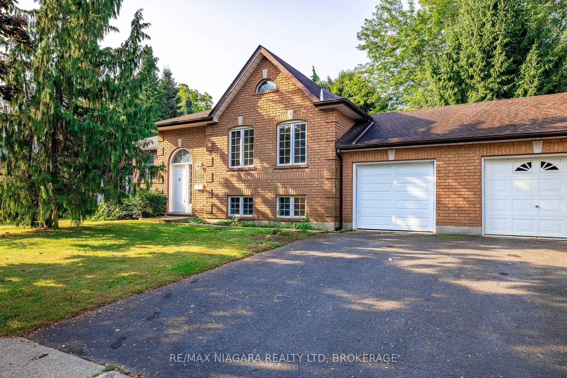 Front of 122 Welland Road