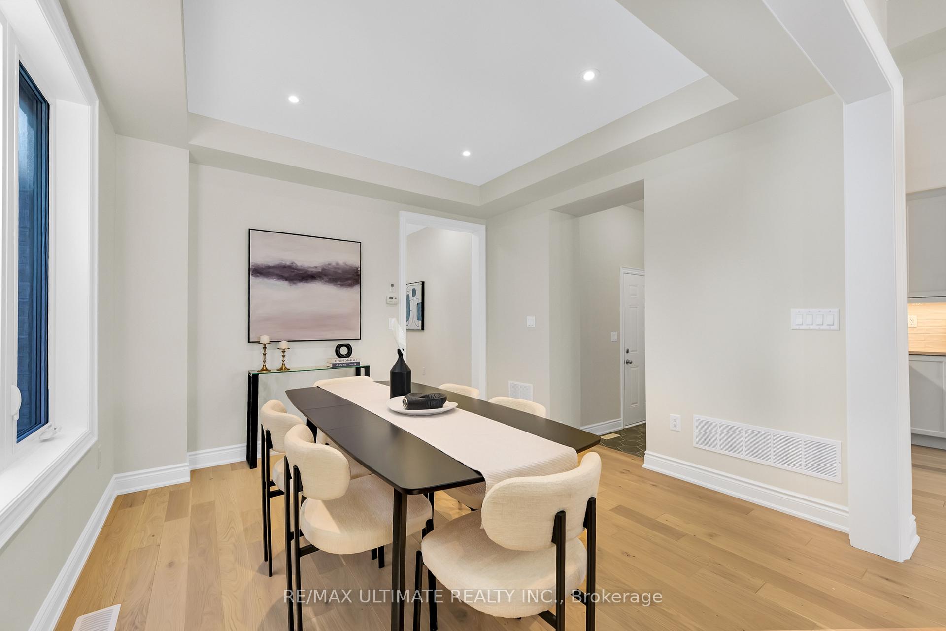 Photo 5 of 1859 Irish Moss Square, Pickering, Rural Pickering — HOMEH