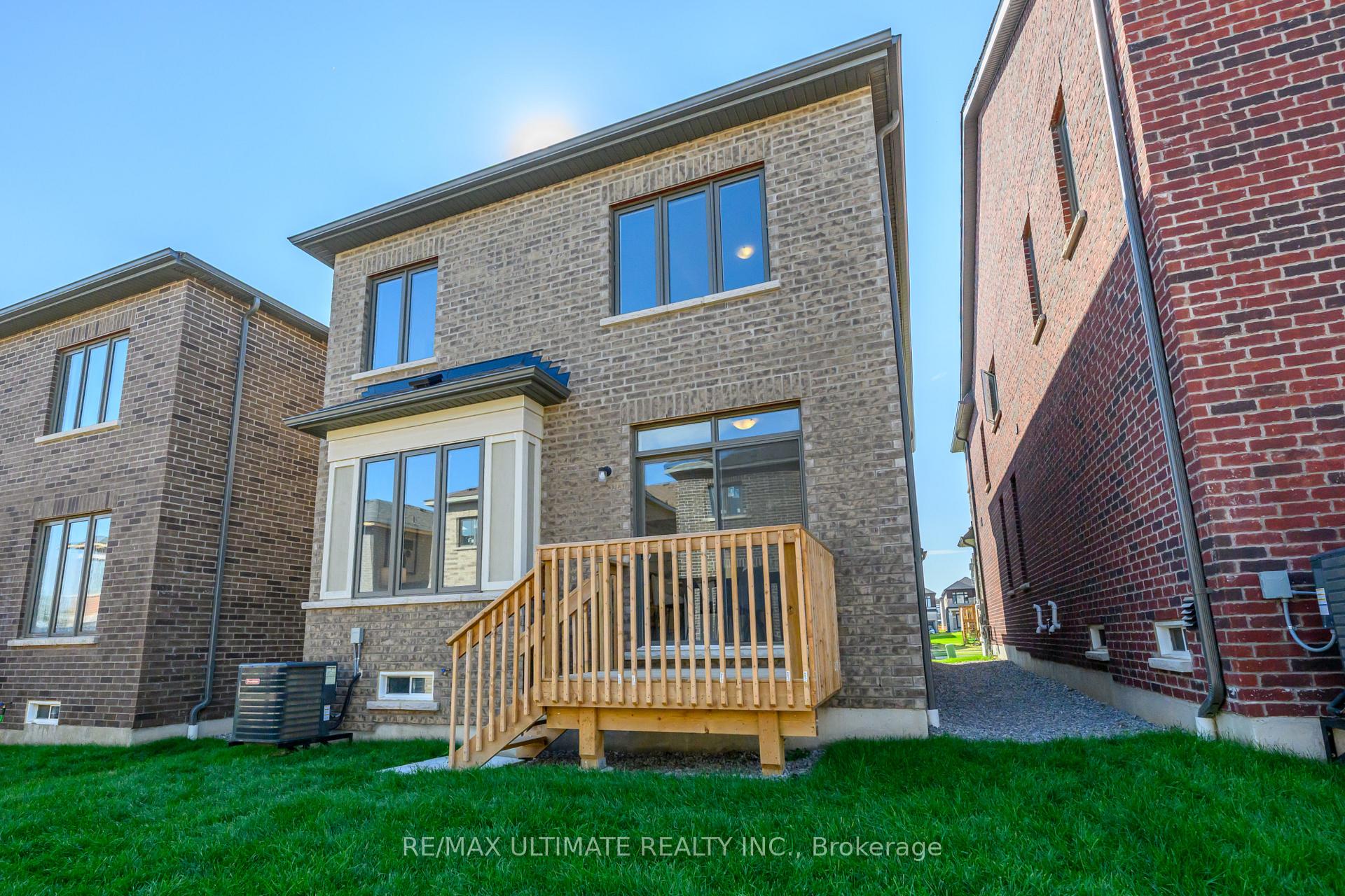Photo 30 of 1859 Irish Moss Square, Pickering, Rural Pickering — HOMEH