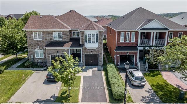 Front of 195 Warwick Crescent