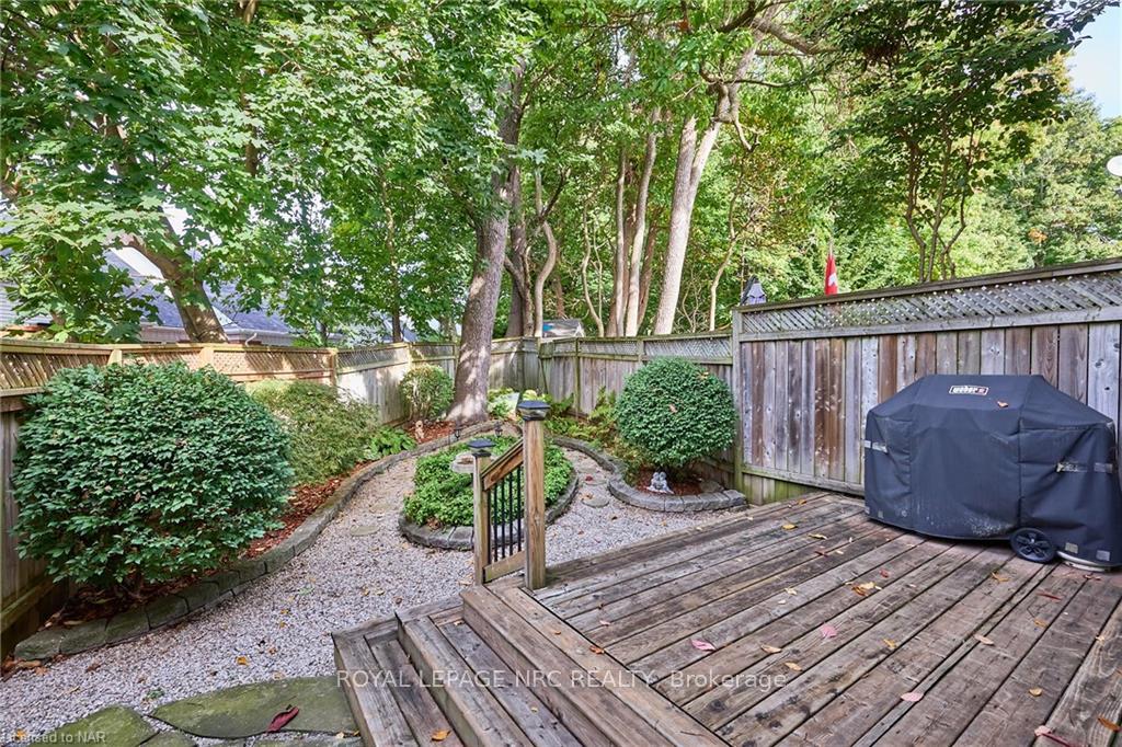 Photo 1 of 102 Woodside Square, Pelham, Fonthill — HOMEH