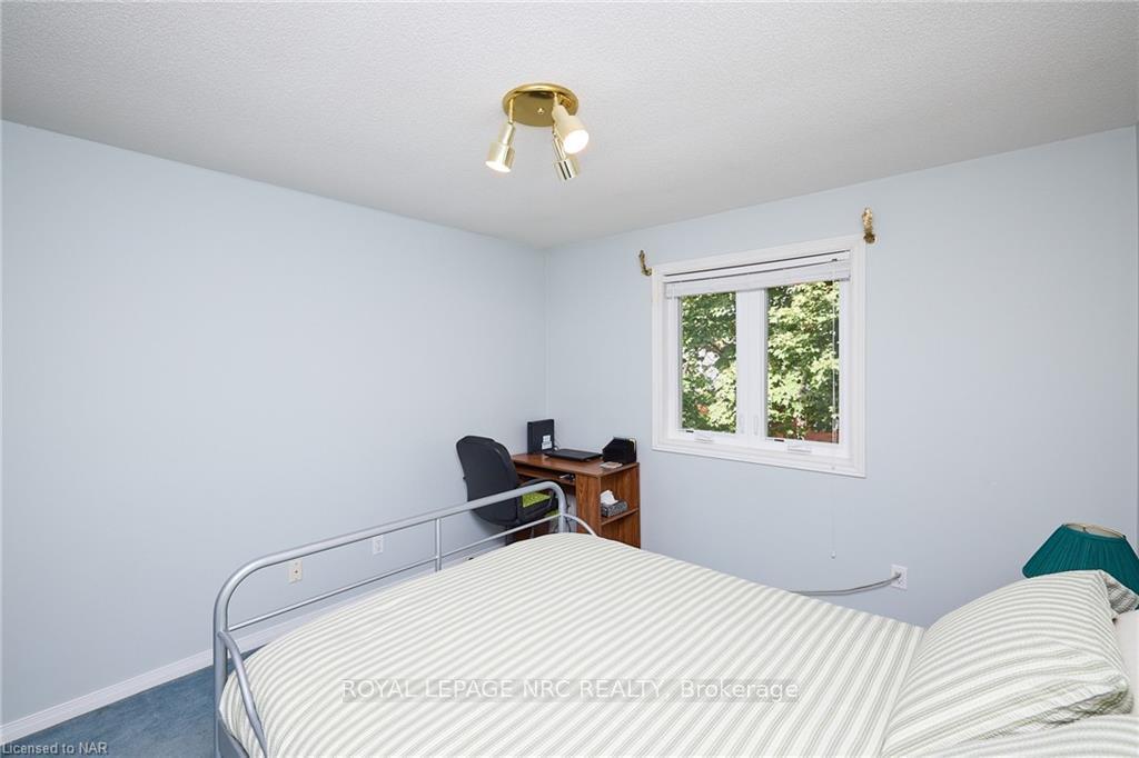 Photo 18 of 102 Woodside Square, Pelham, Fonthill — HOMEH