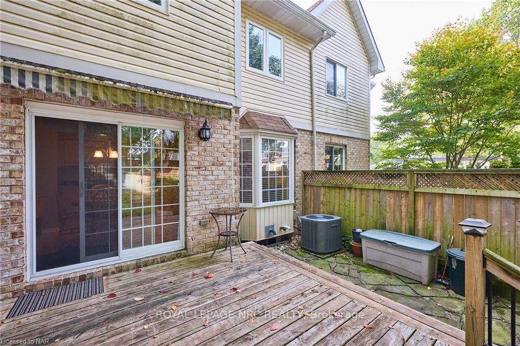 Photo 26 of 102 Woodside Square, Pelham, Fonthill — HOMEH