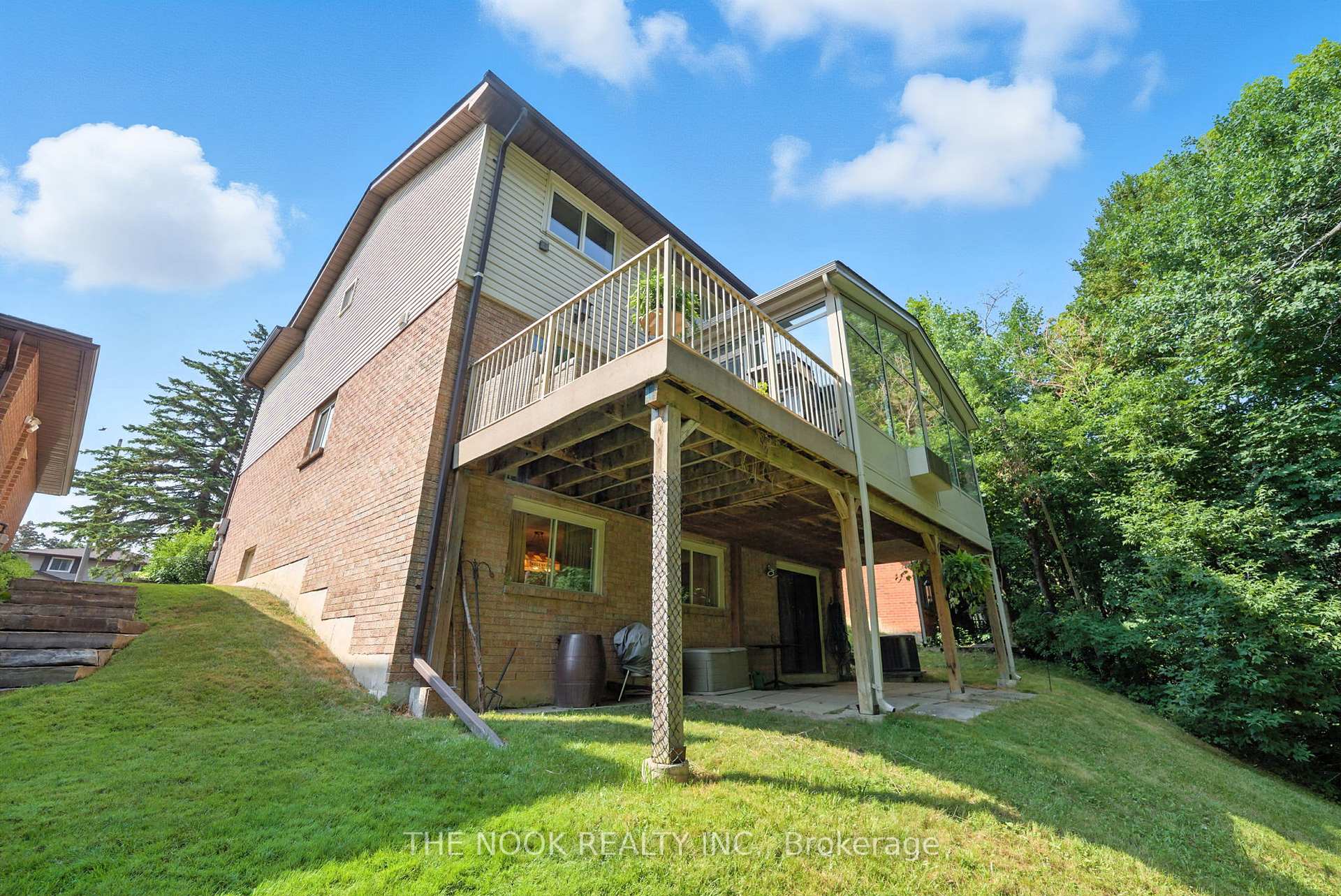 Photo 27 of 227 Blue Heron Drive, Oshawa, Eastdale — HOMEH