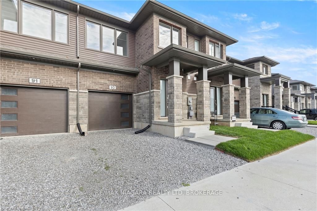 Front of 93 Acacia Road
