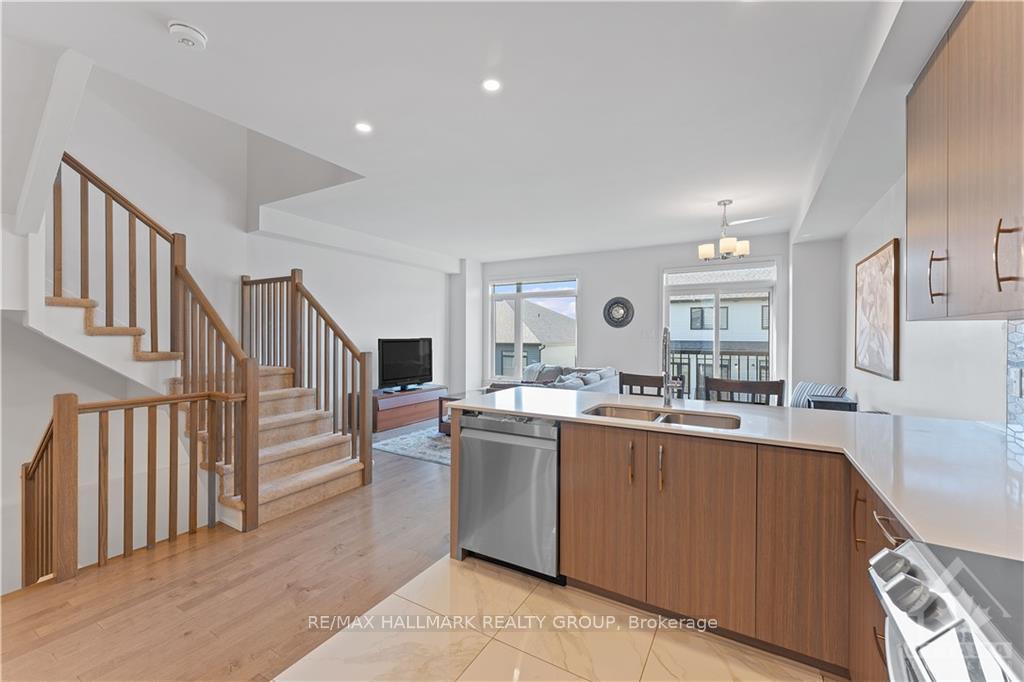Photo 8 of 93 Bon Temps Way, Ottawa, Mer Bleue/Bradley Estates/Anderson Park — HOMEH