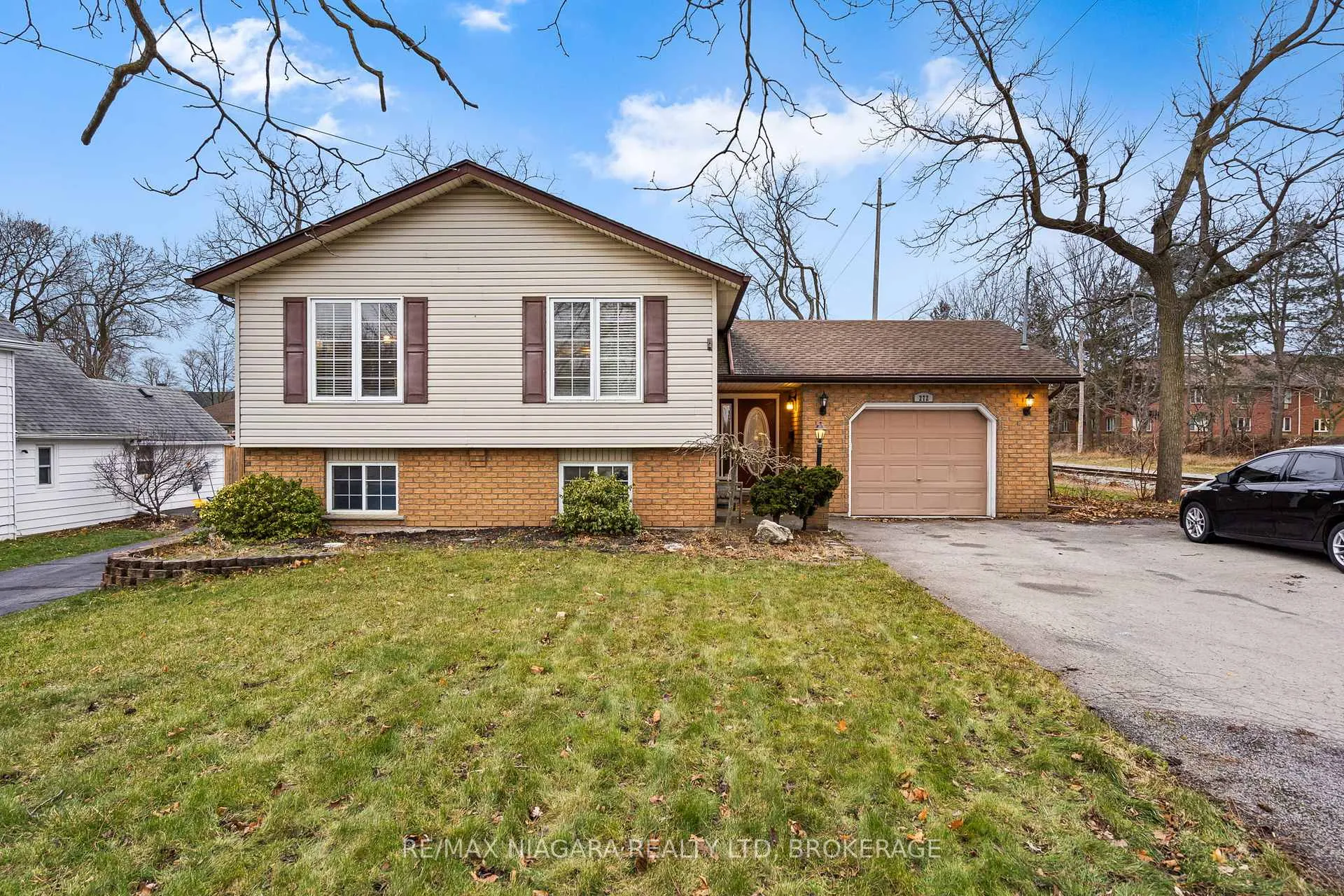 Photo 1 of 272 Steele Street, Port Colborne, Sugarloaf — HOMEH